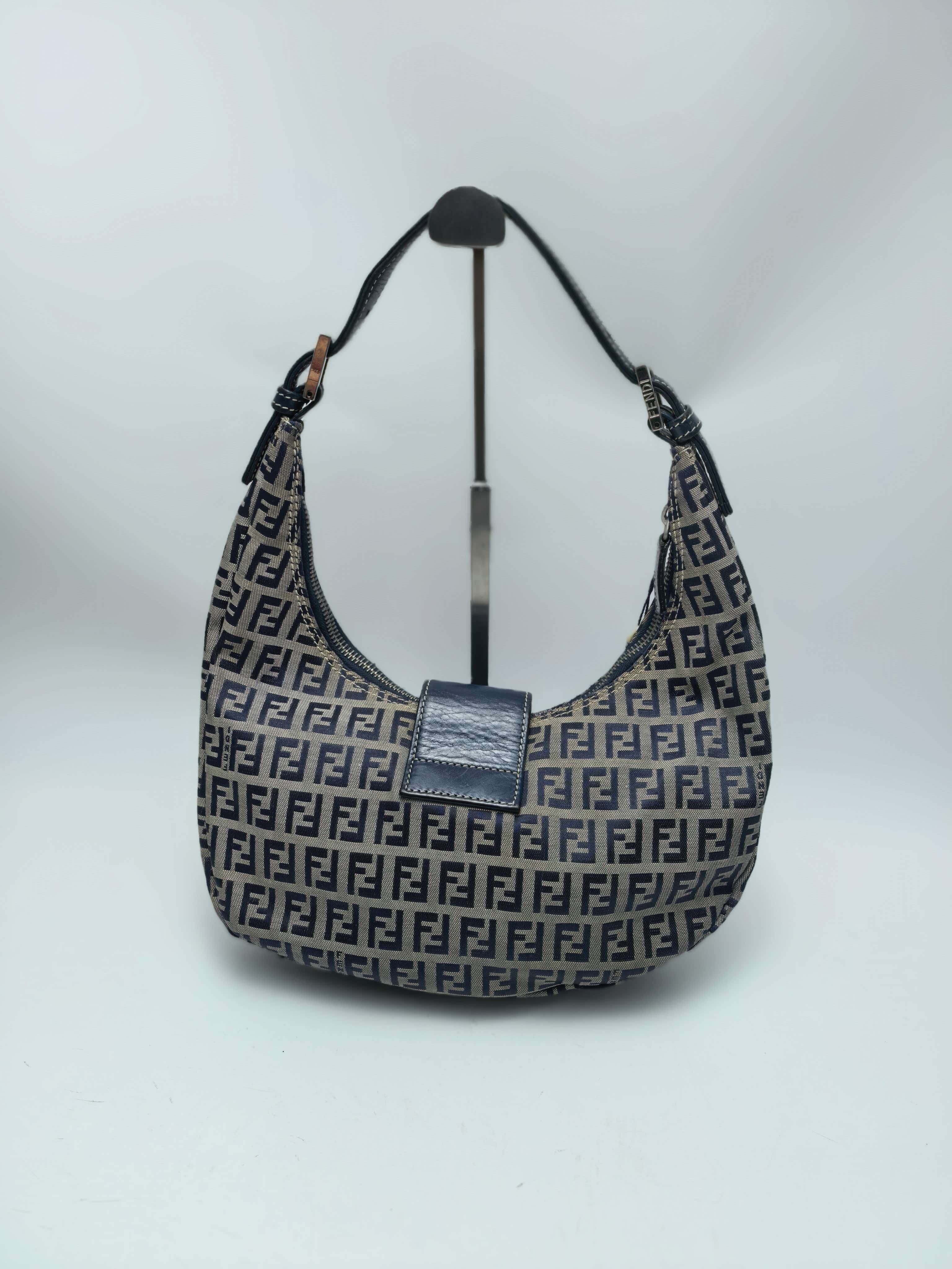 【*Shipped from: China*】FENDI Moon Hobo Canvas Handbag — view 3