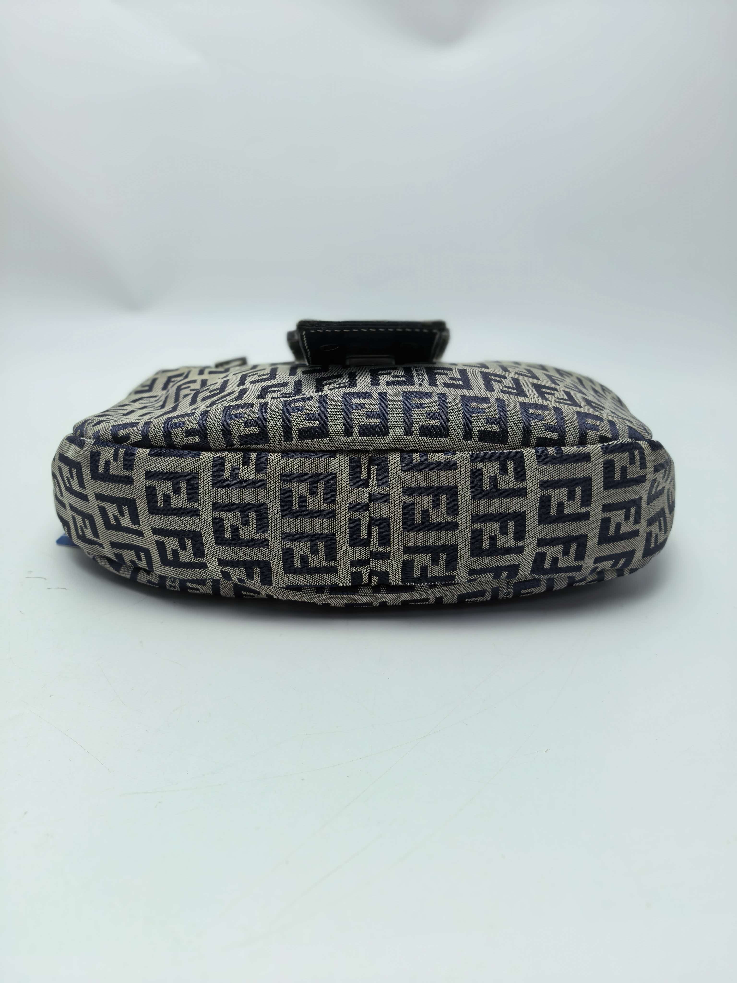 【*Shipped from: China*】FENDI Moon Hobo Canvas Handbag — view 6