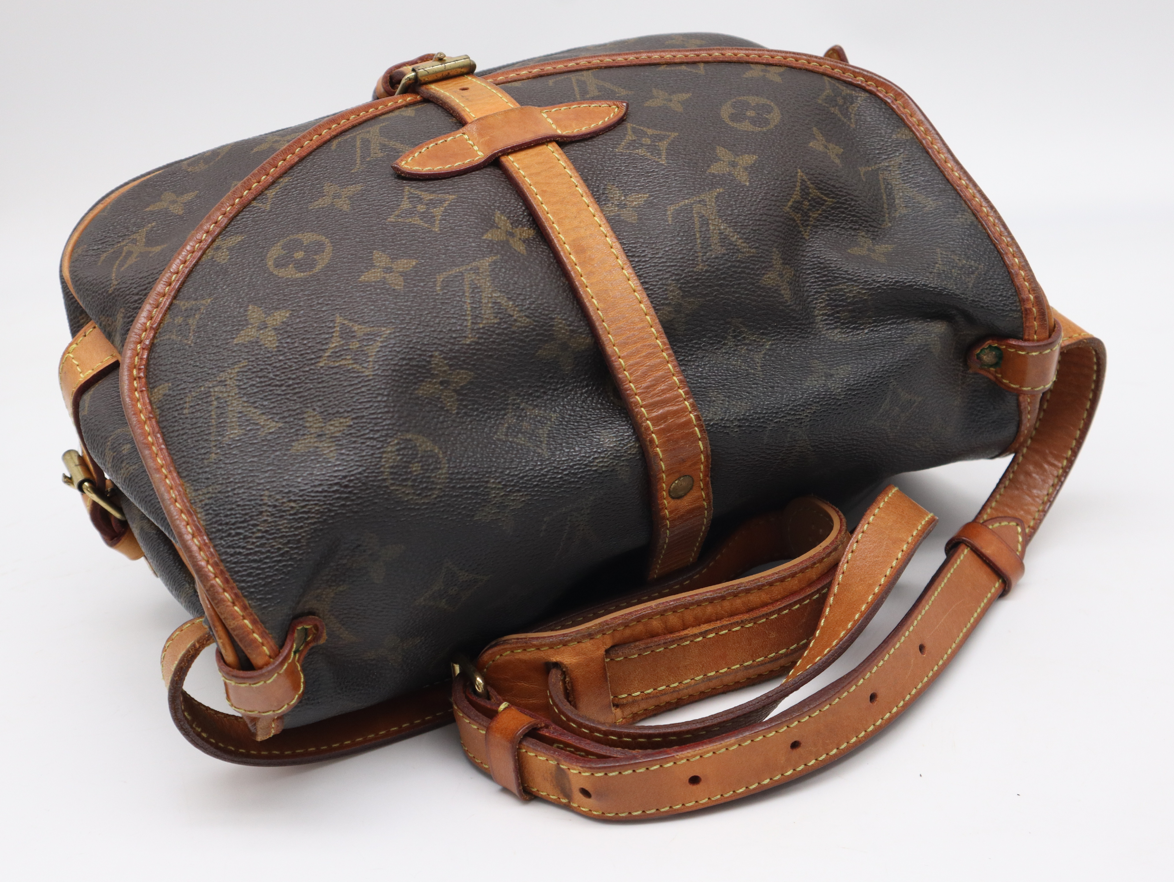 M42256 Monogram Saumur 30 Shoulder Bag — view 6