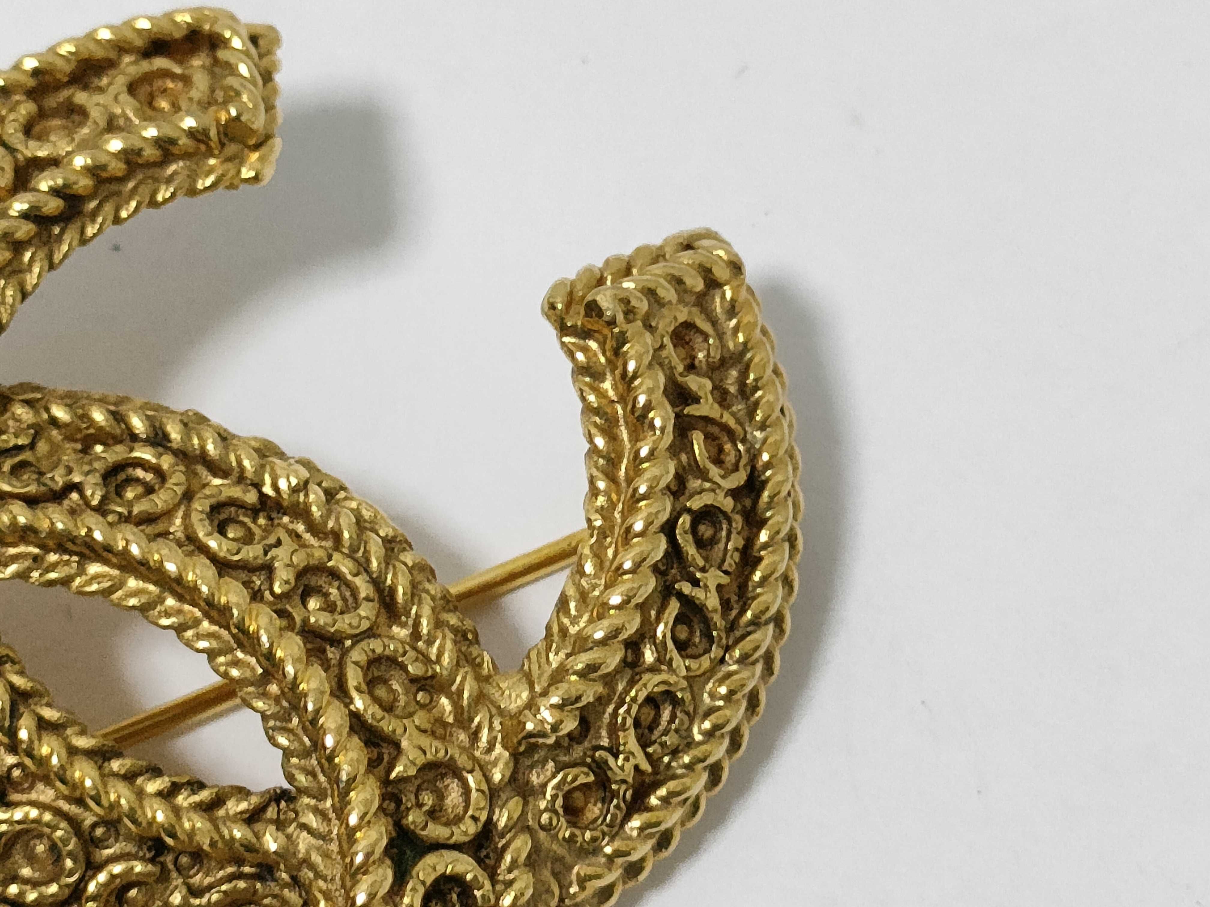 Coco Mark 1102 Pin Brooch, Gold Color — view 10