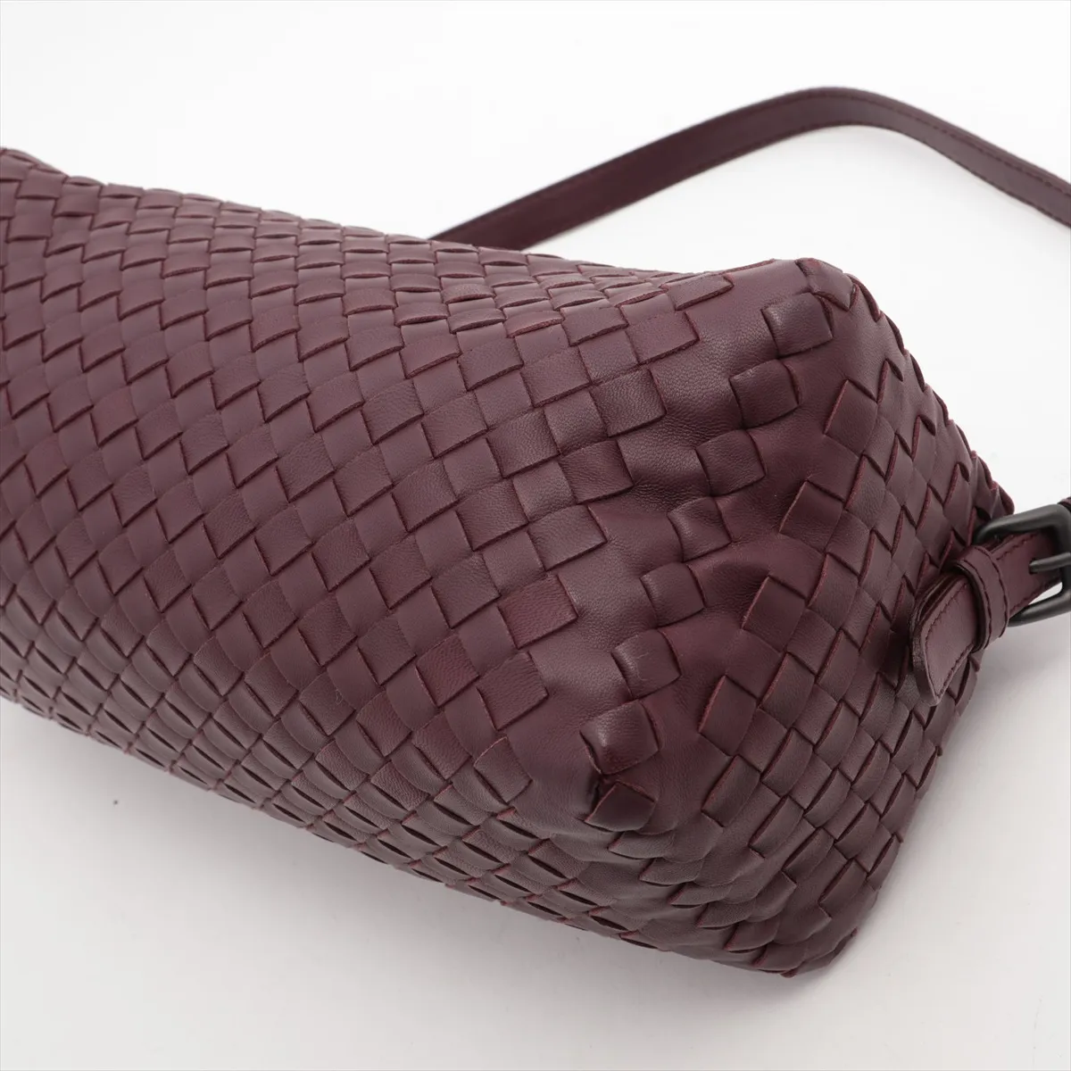 Intrecciato Leather Handbag Bordeaux — view 3
