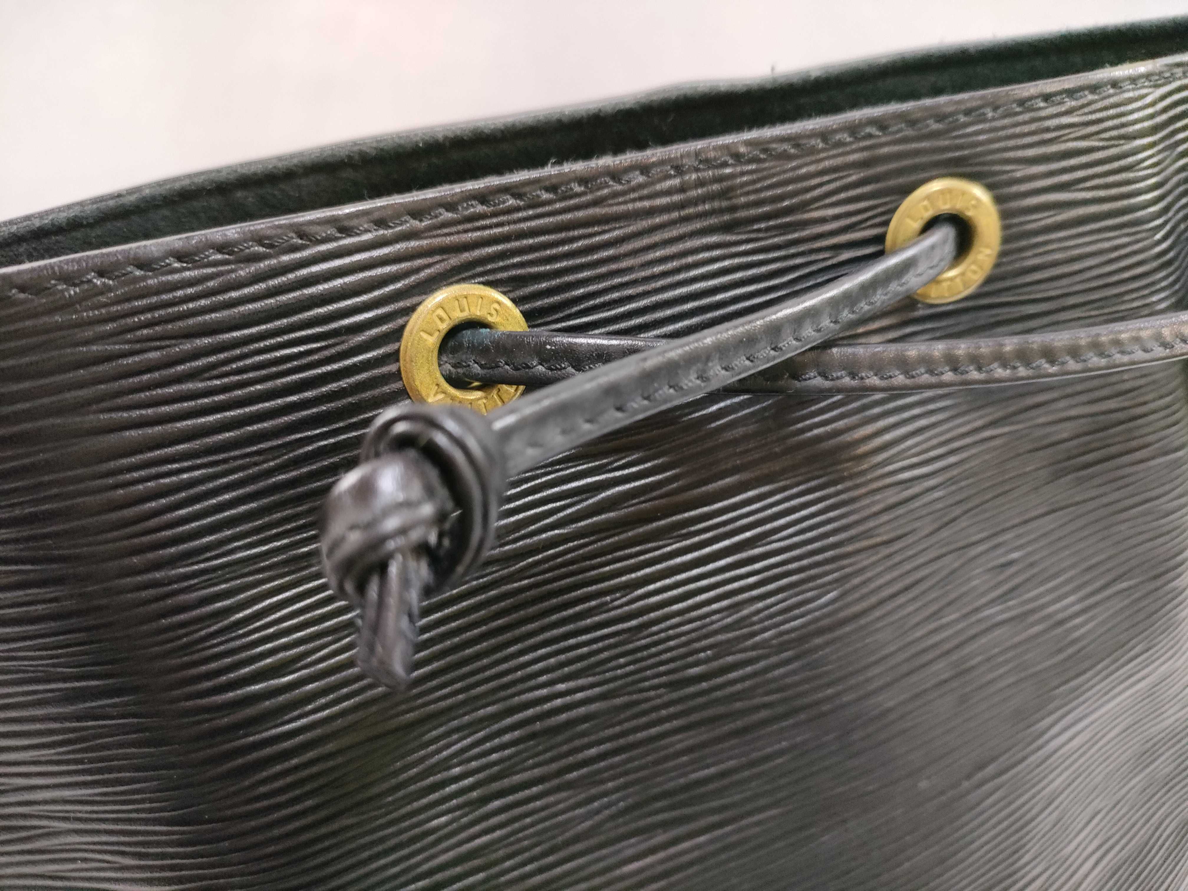 Epi Leather M44102 Petit Noé Noir Shoulder Bag AR0945 Shoulder Bag — view 11