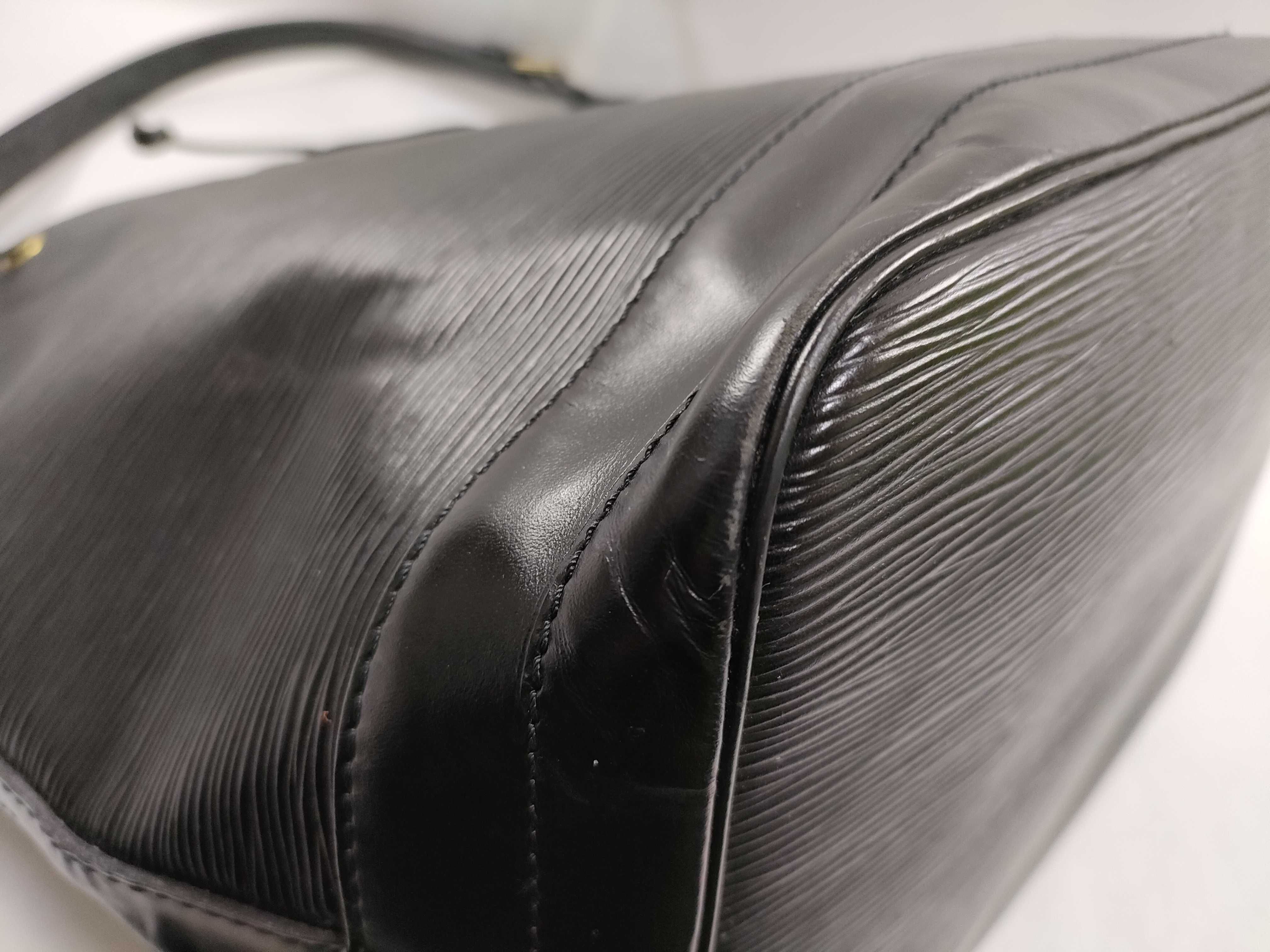 Epi Leather M44102 Petit Noé Noir Shoulder Bag AR0945 Shoulder Bag — view 6