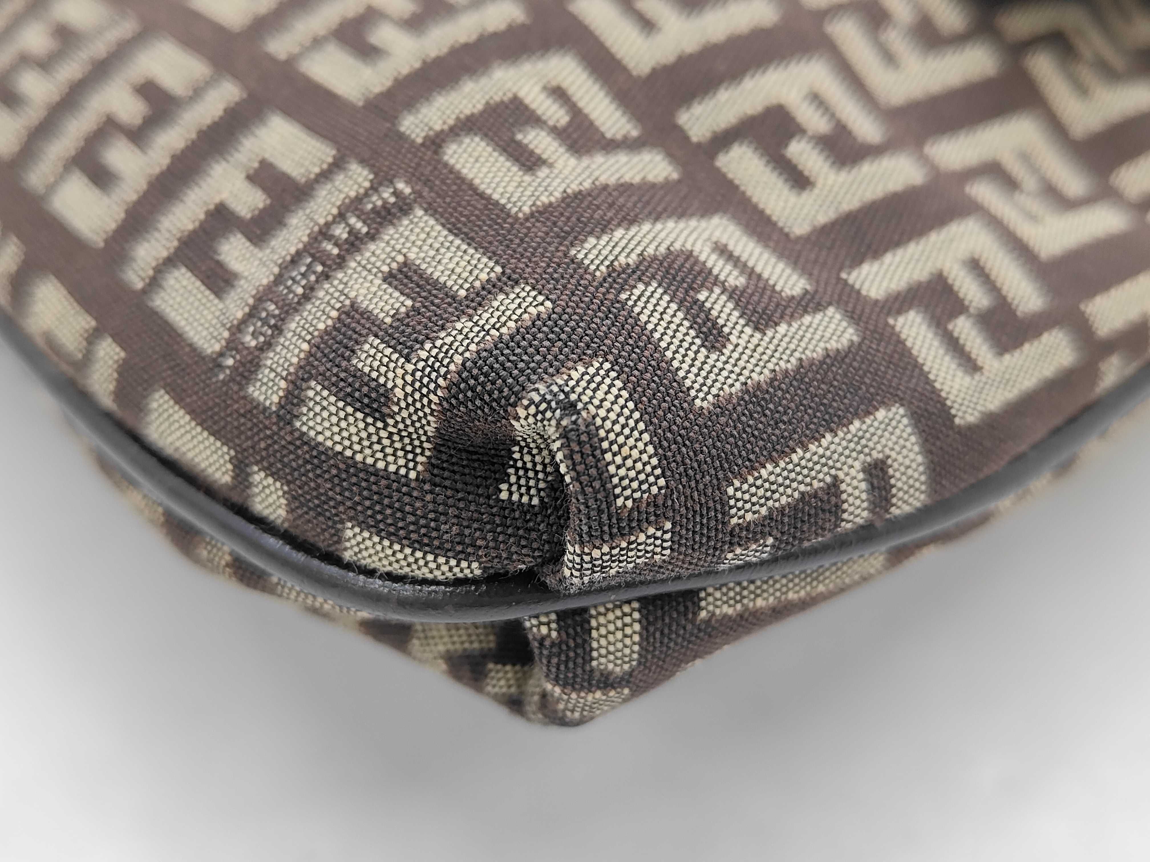 Zucchino Canvas Shoulder Bag — view 4