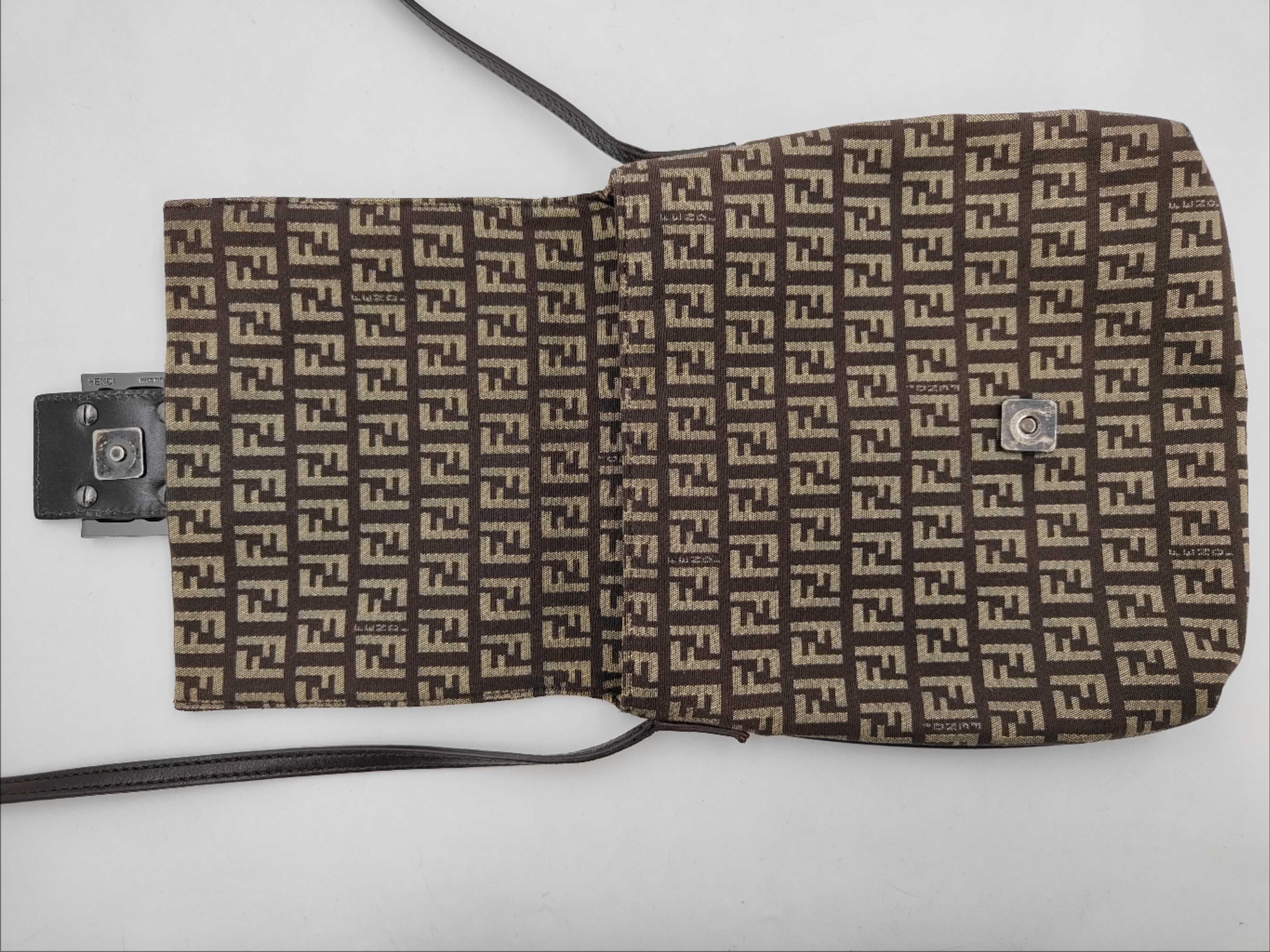 Zucchino Canvas Shoulder Bag — view 9