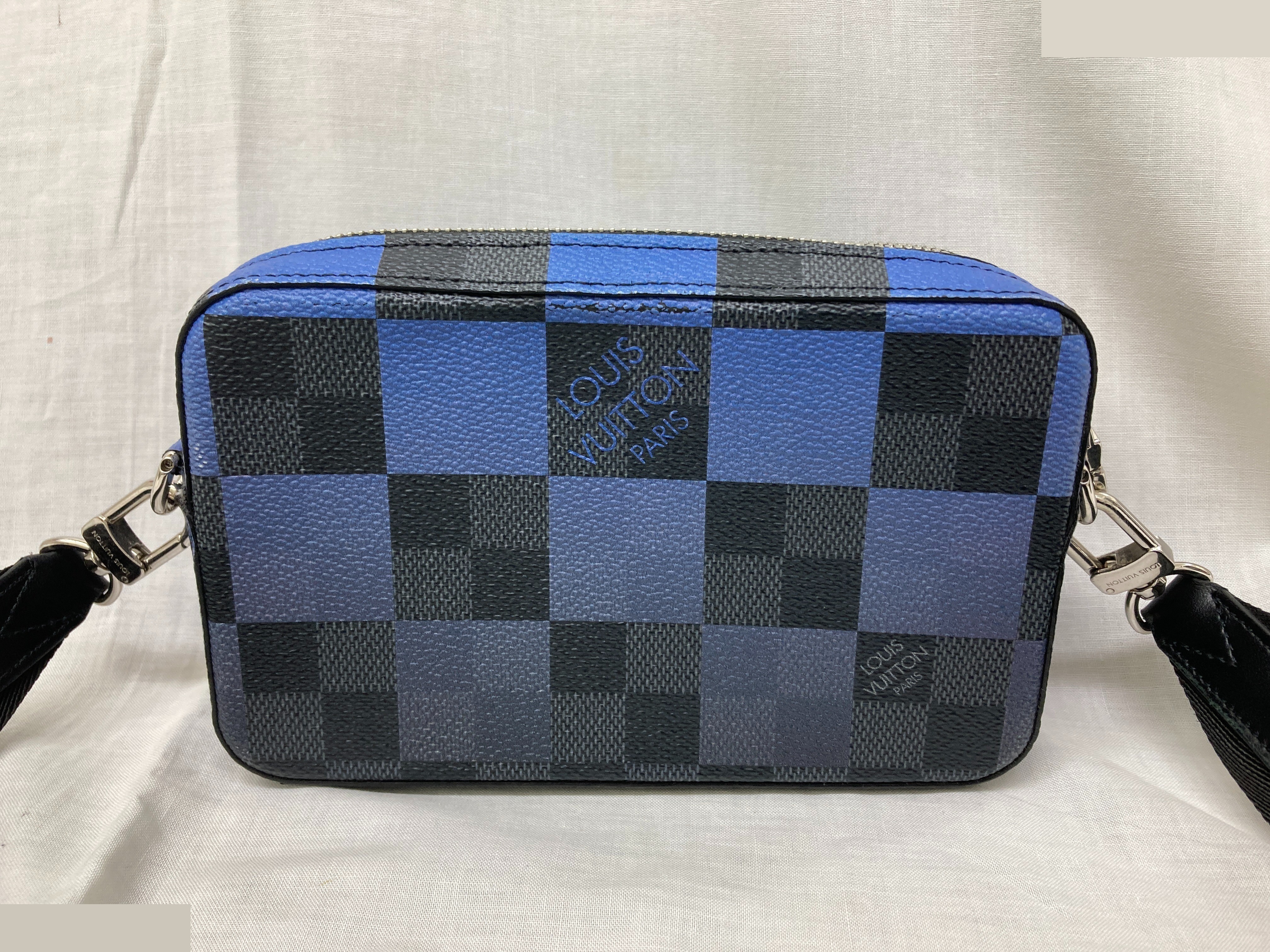 Wearable wallet — view 2