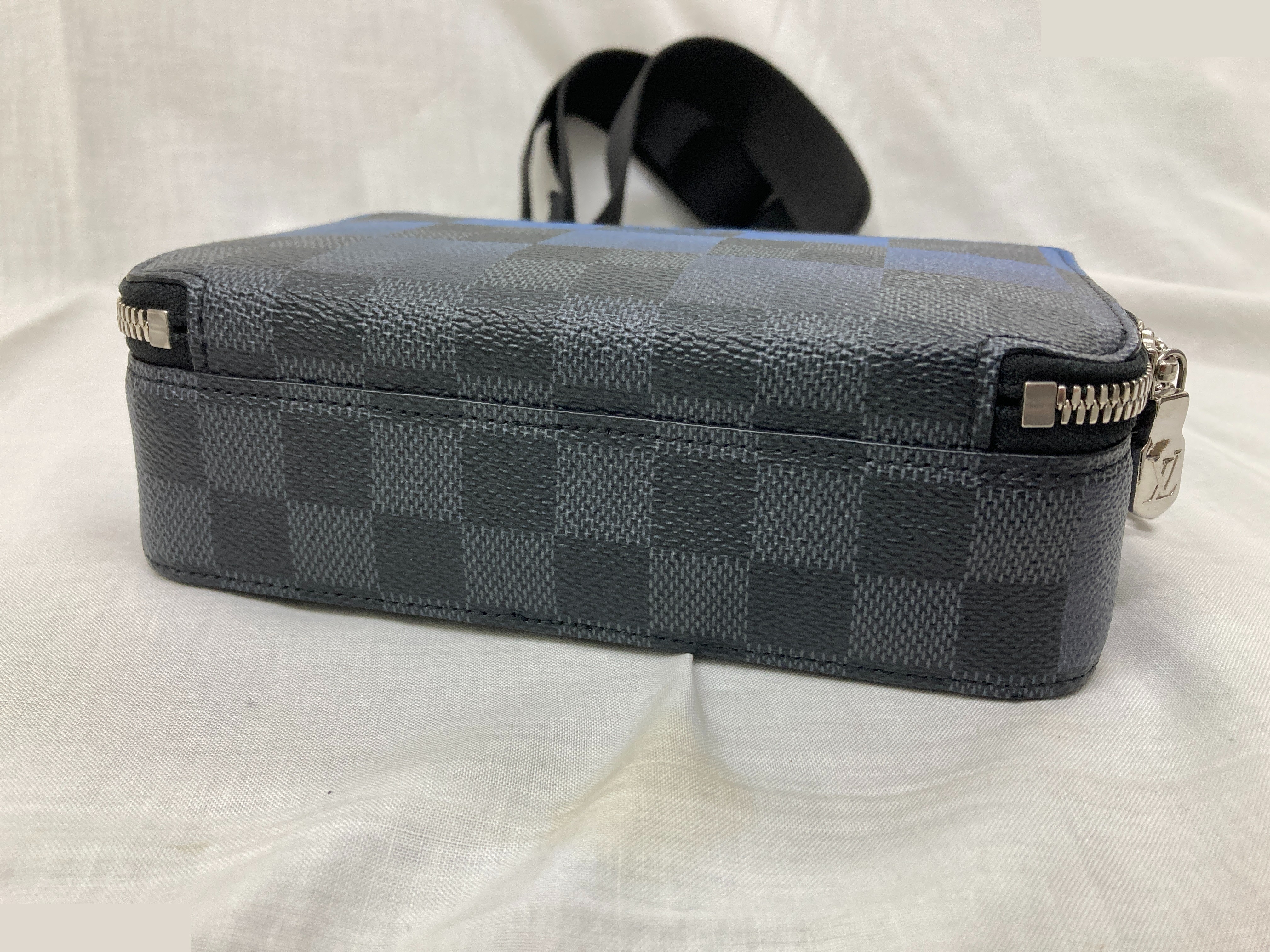 Wearable wallet — view 4