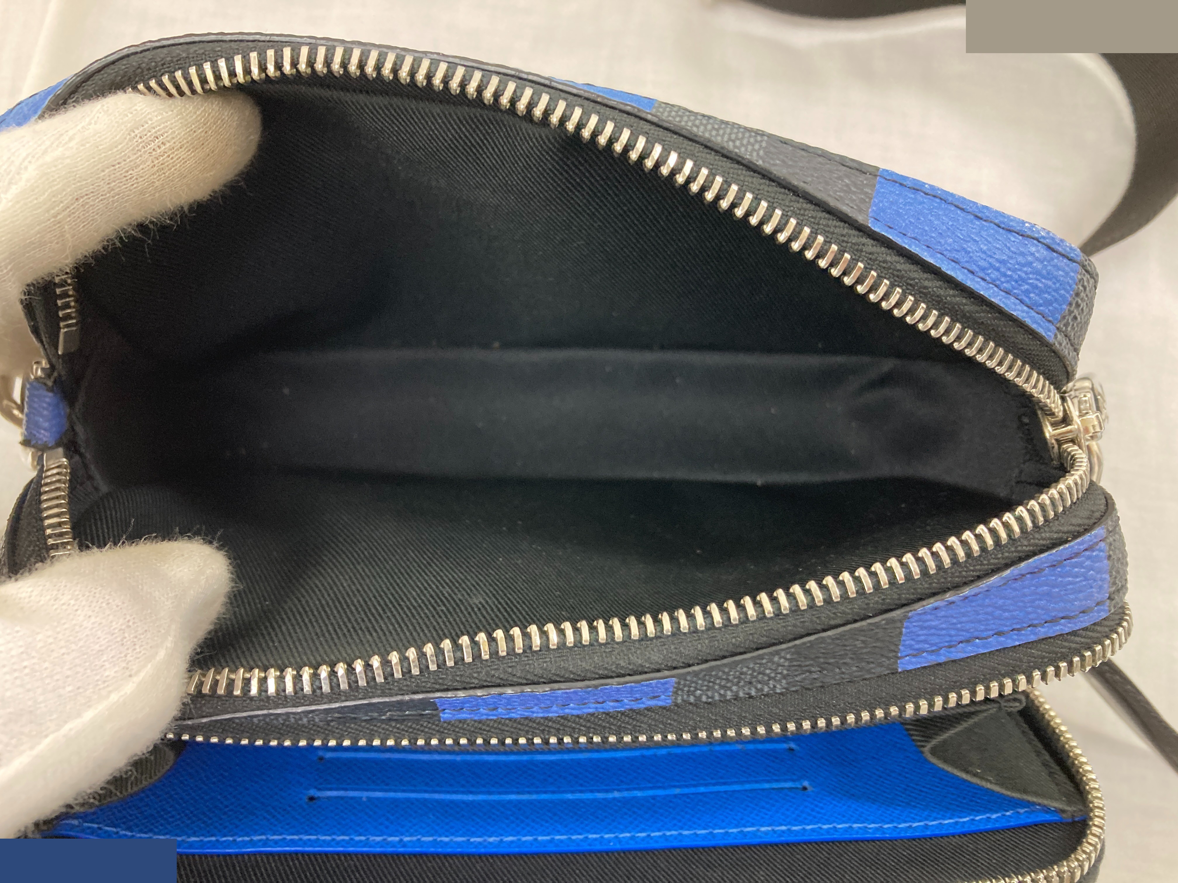 Wearable wallet — view 6