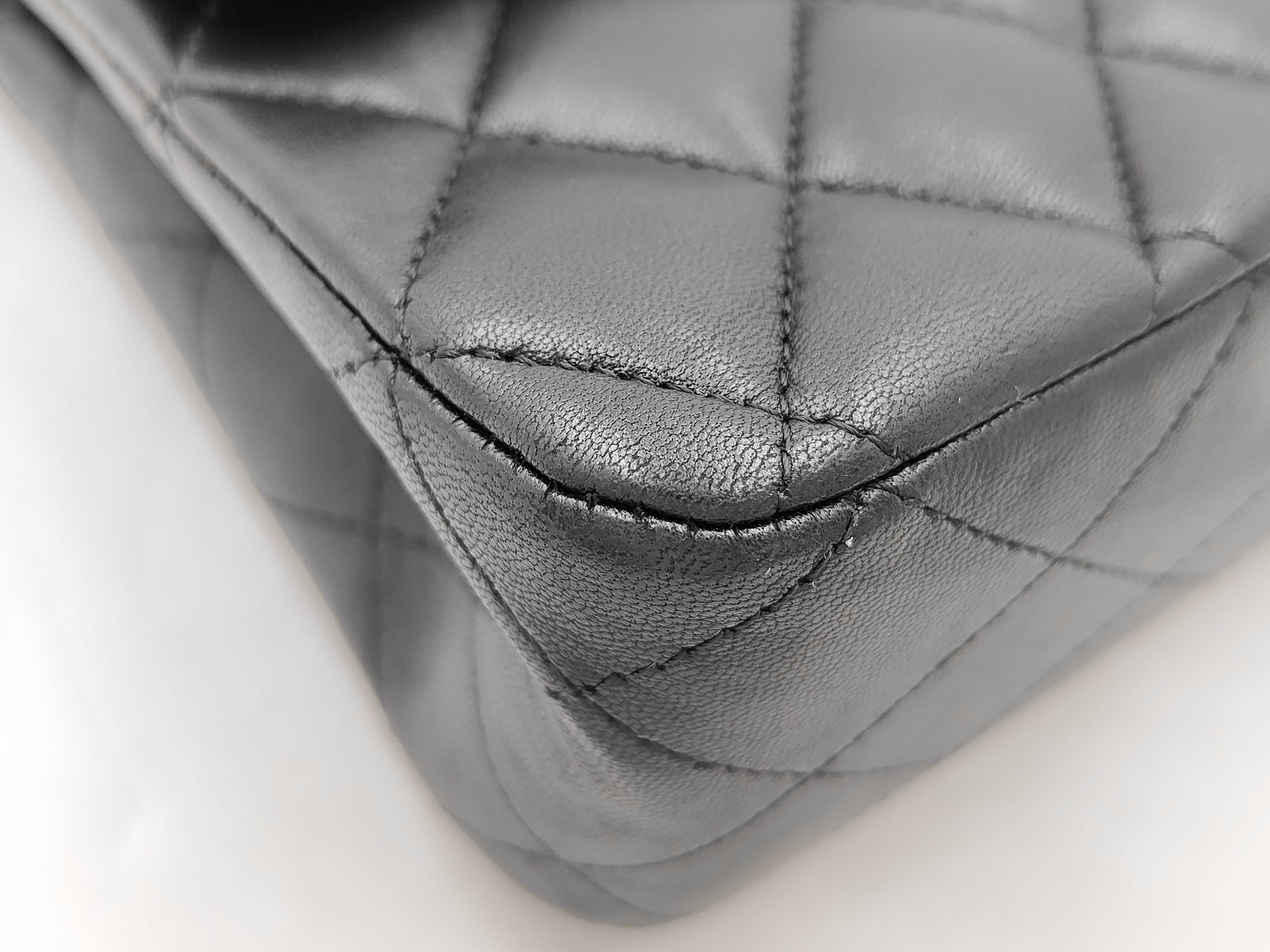 Matelassé 25 Double Flap Lambskin Chain Shoulder Bag (Serial Number 18) — view 5