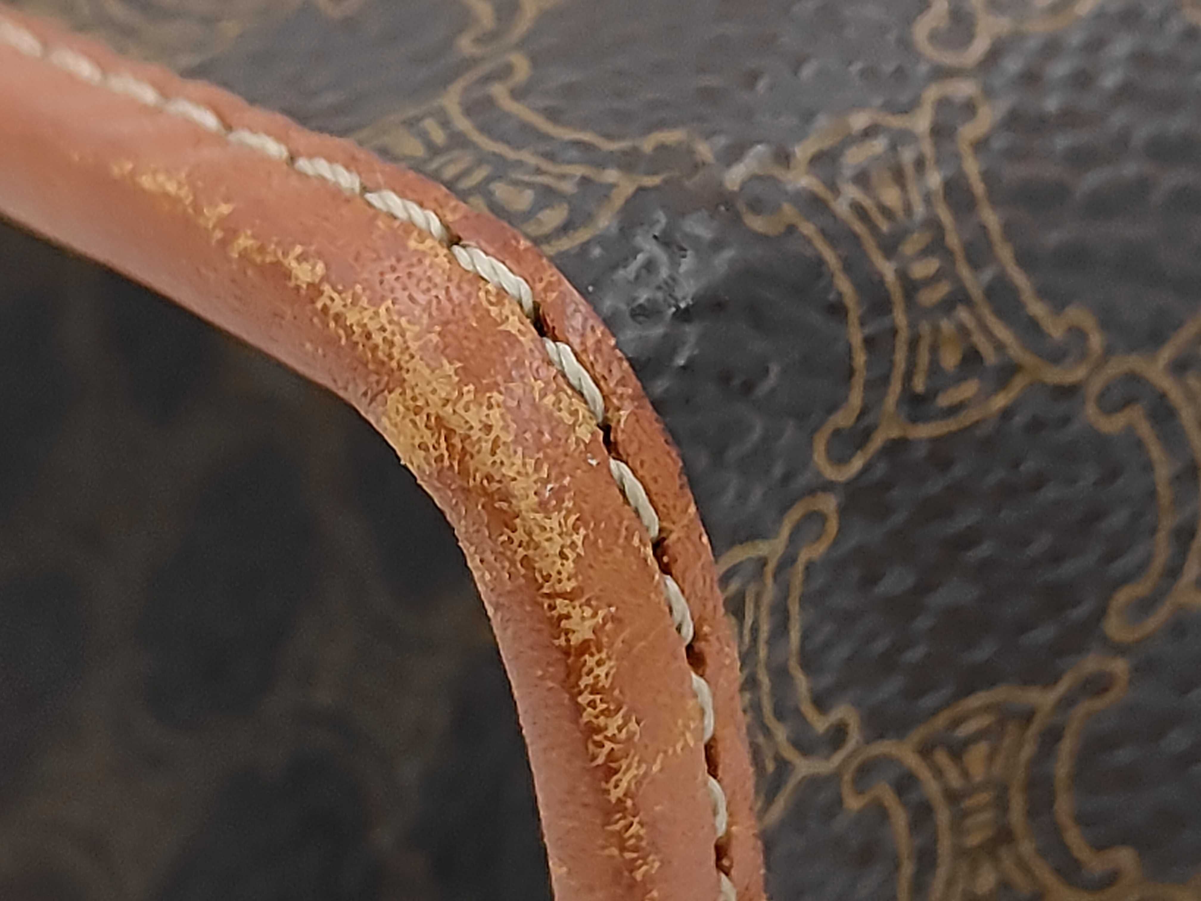 Macadam pattern, gold hardware, turn-lock leather second bag. — view 4
