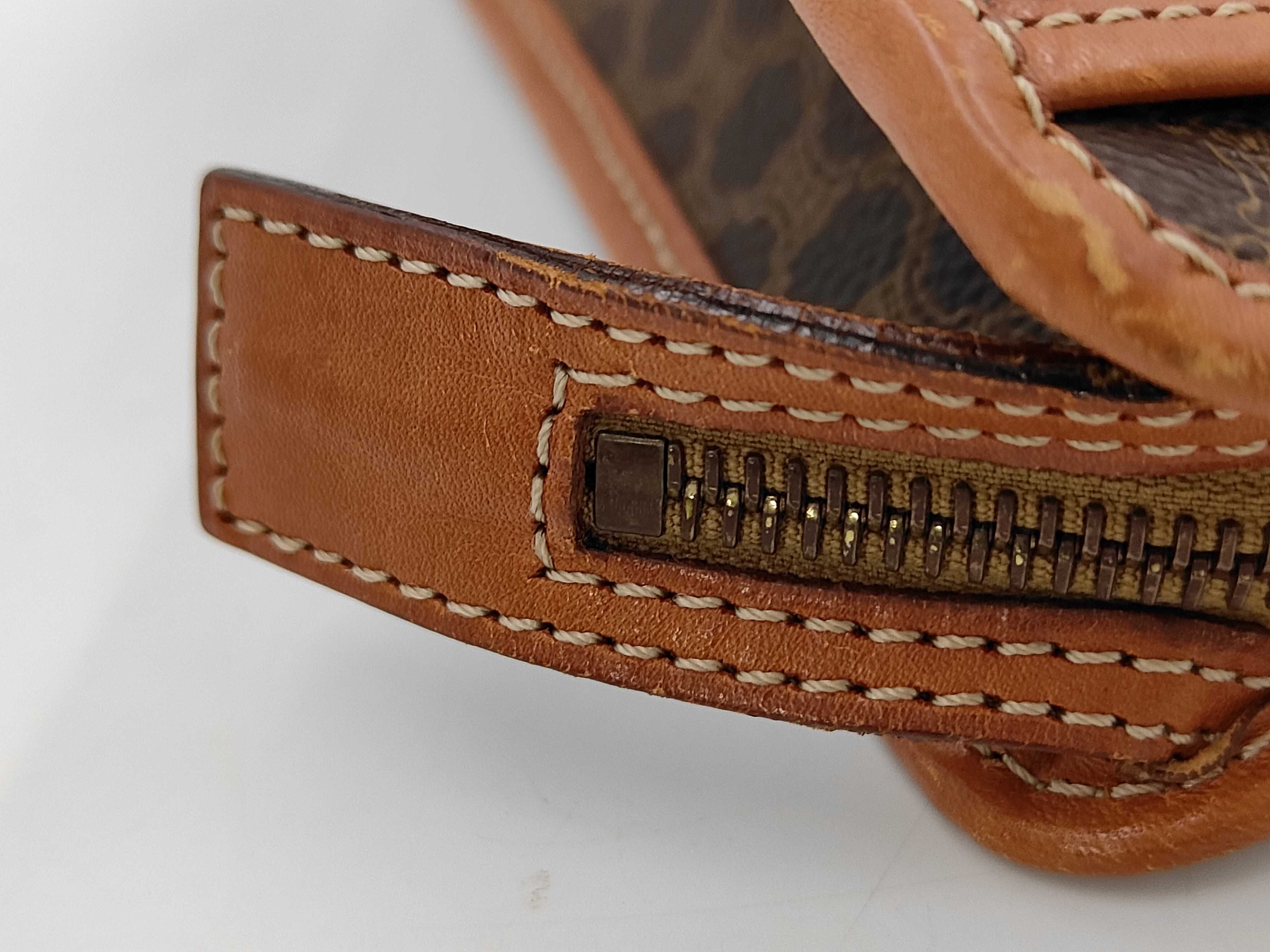 Macadam pattern, gold hardware, turn-lock leather second bag. — view 5
