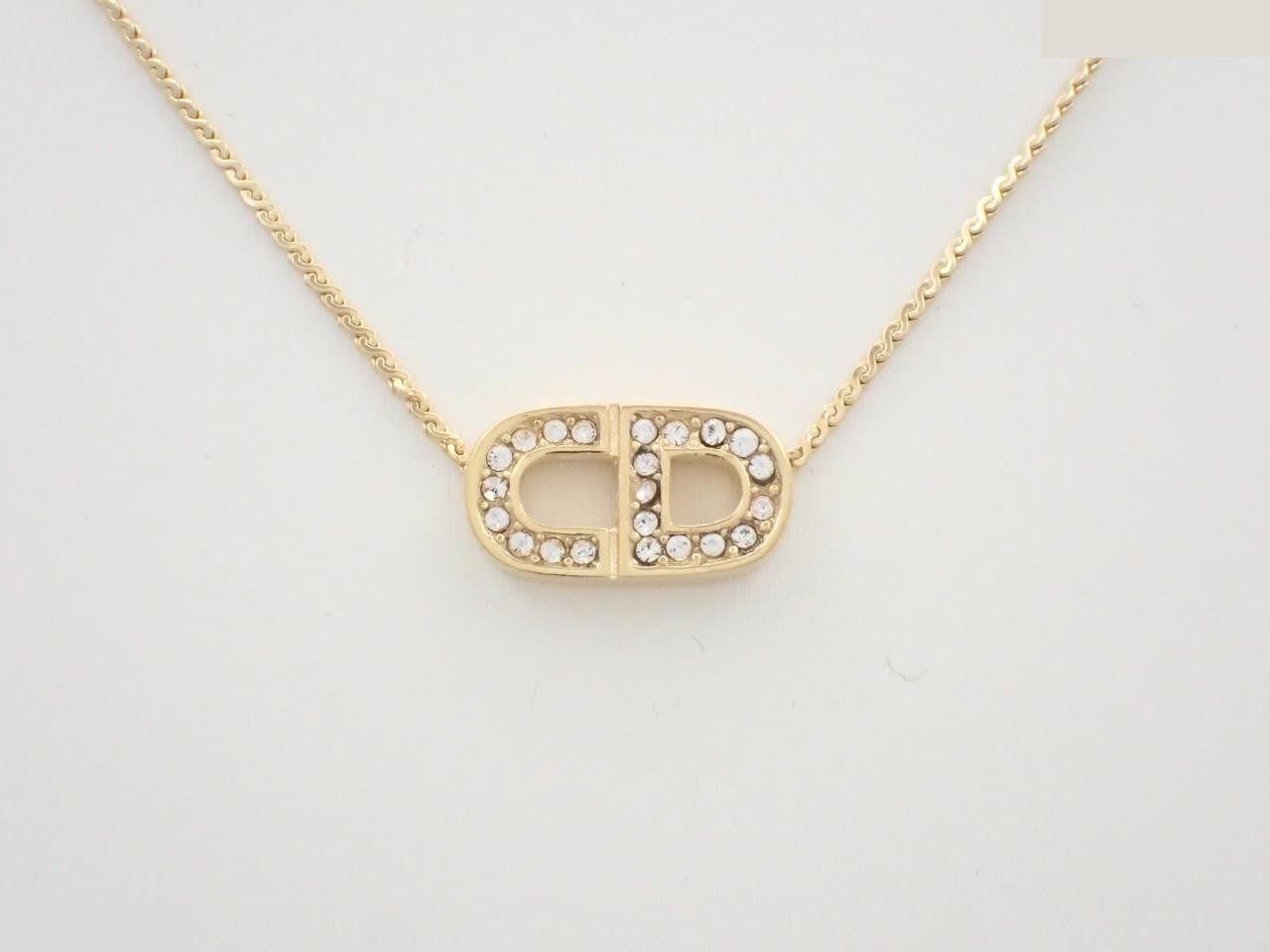 Other lines: Precious metals, necklaces, pendants