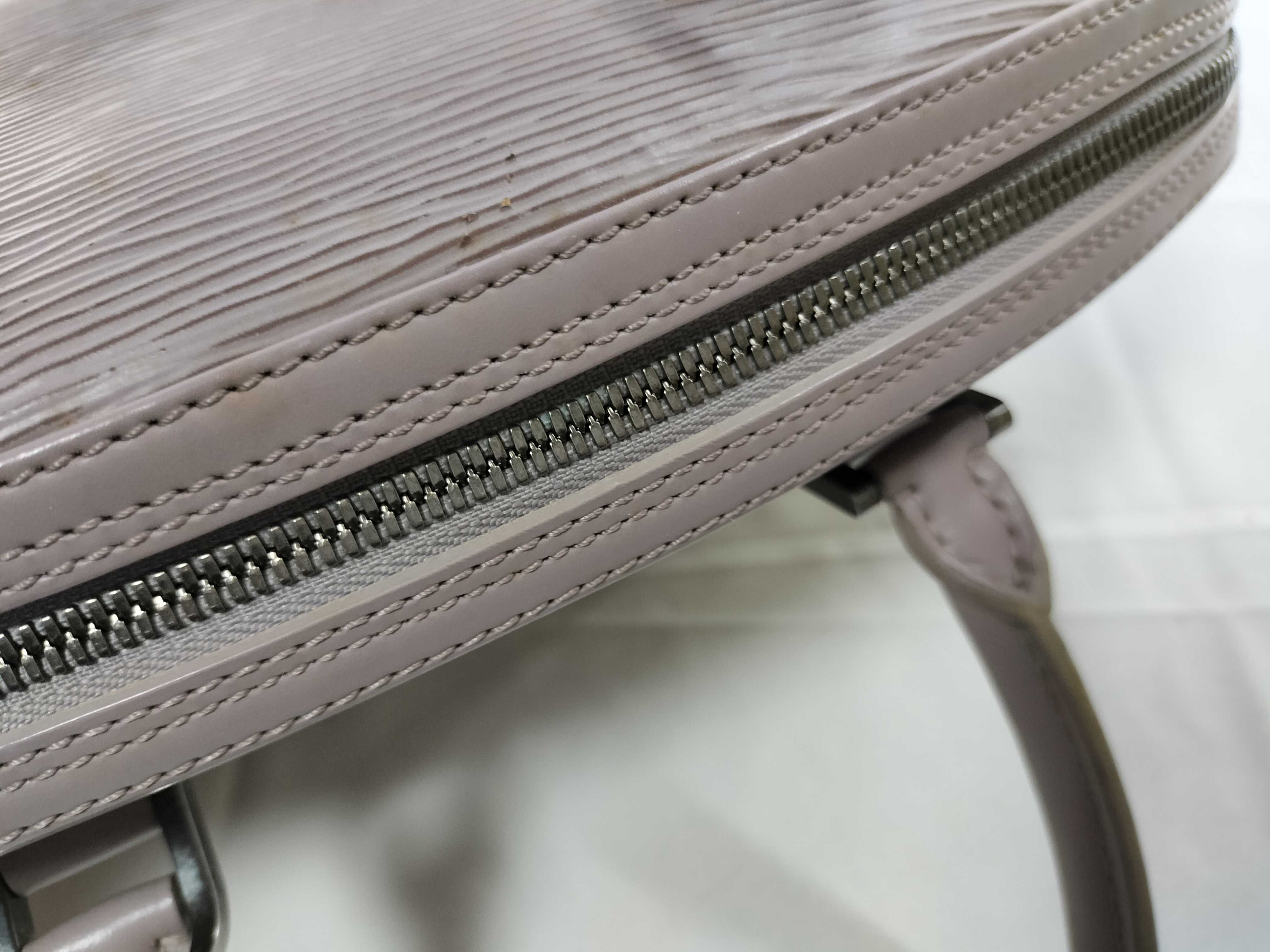 Epi Jasmine Lilac Handbag — view 6
