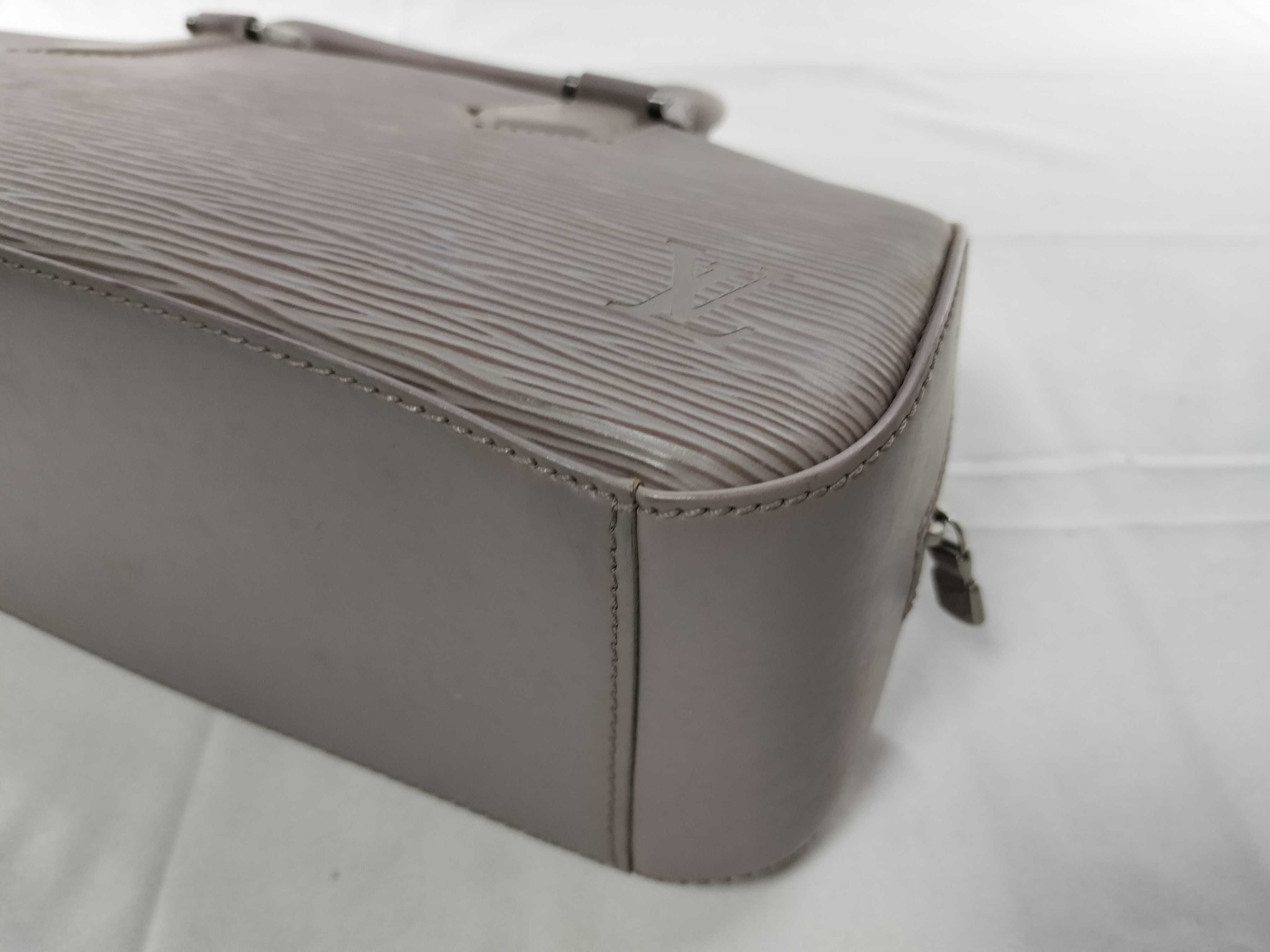 Epi Jasmine Lilac Handbag — view 7