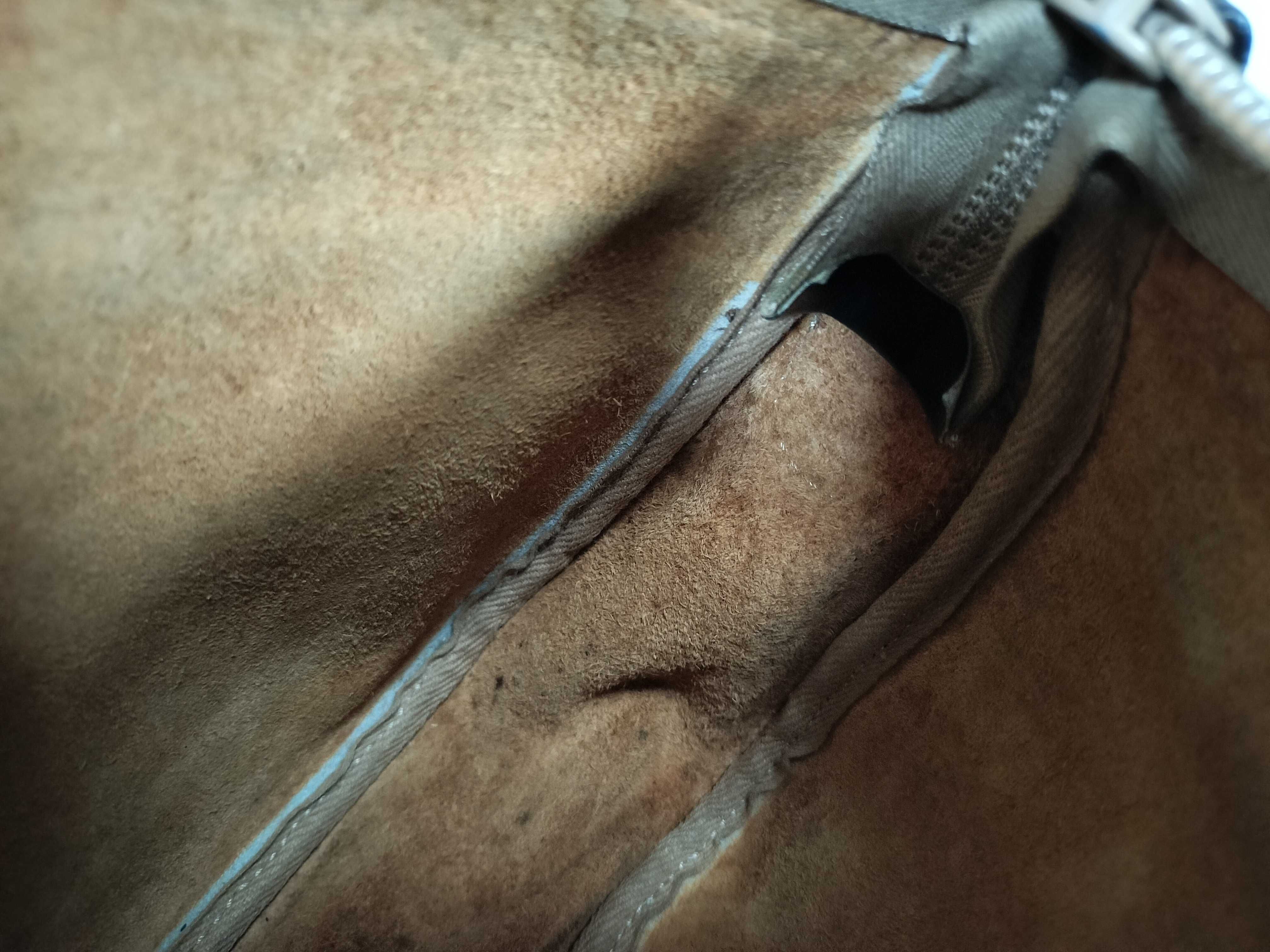 Anagram Grained Leather Shoulder Bag — view 12