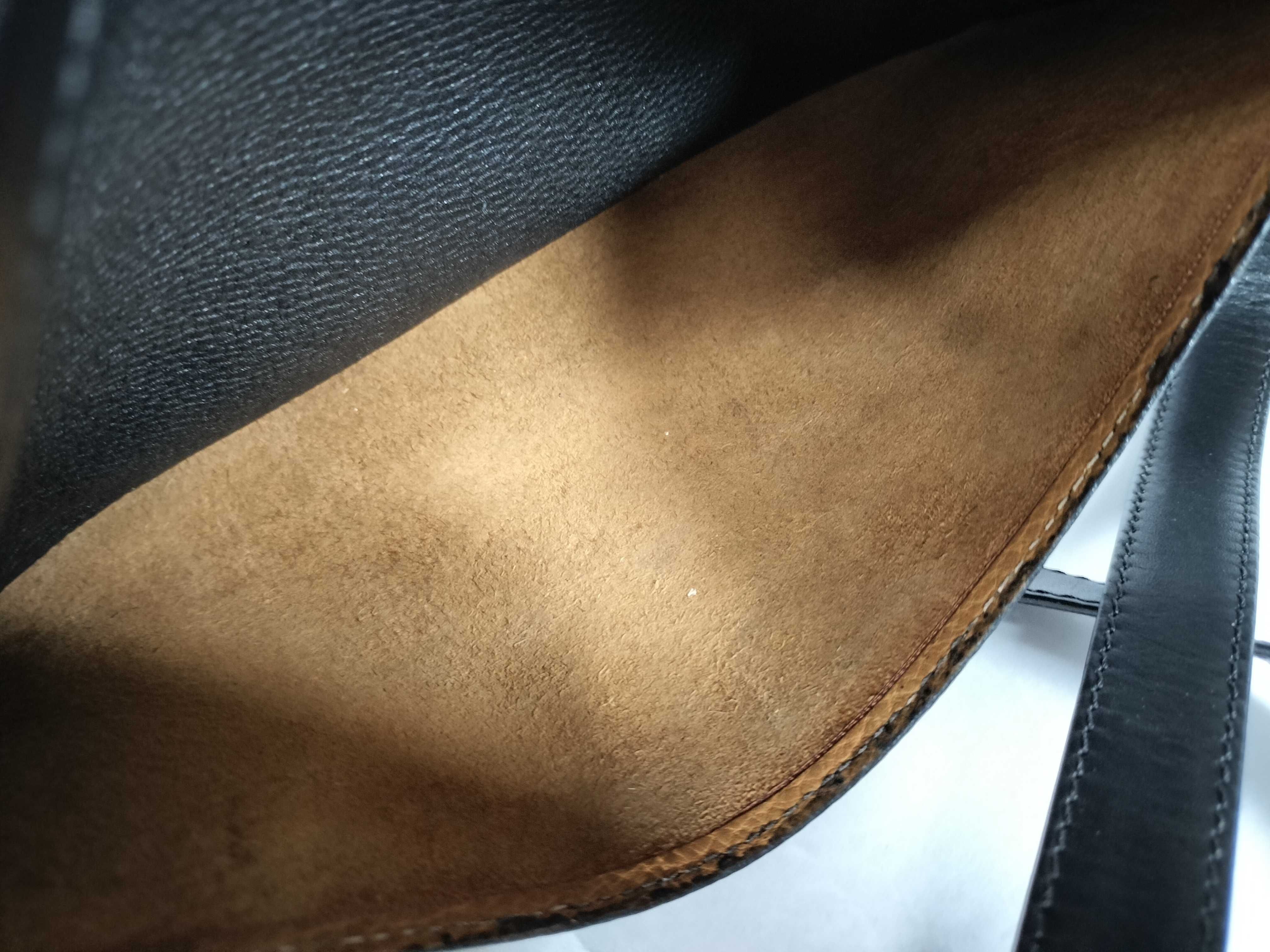 Anagram Grained Leather Shoulder Bag — view 13