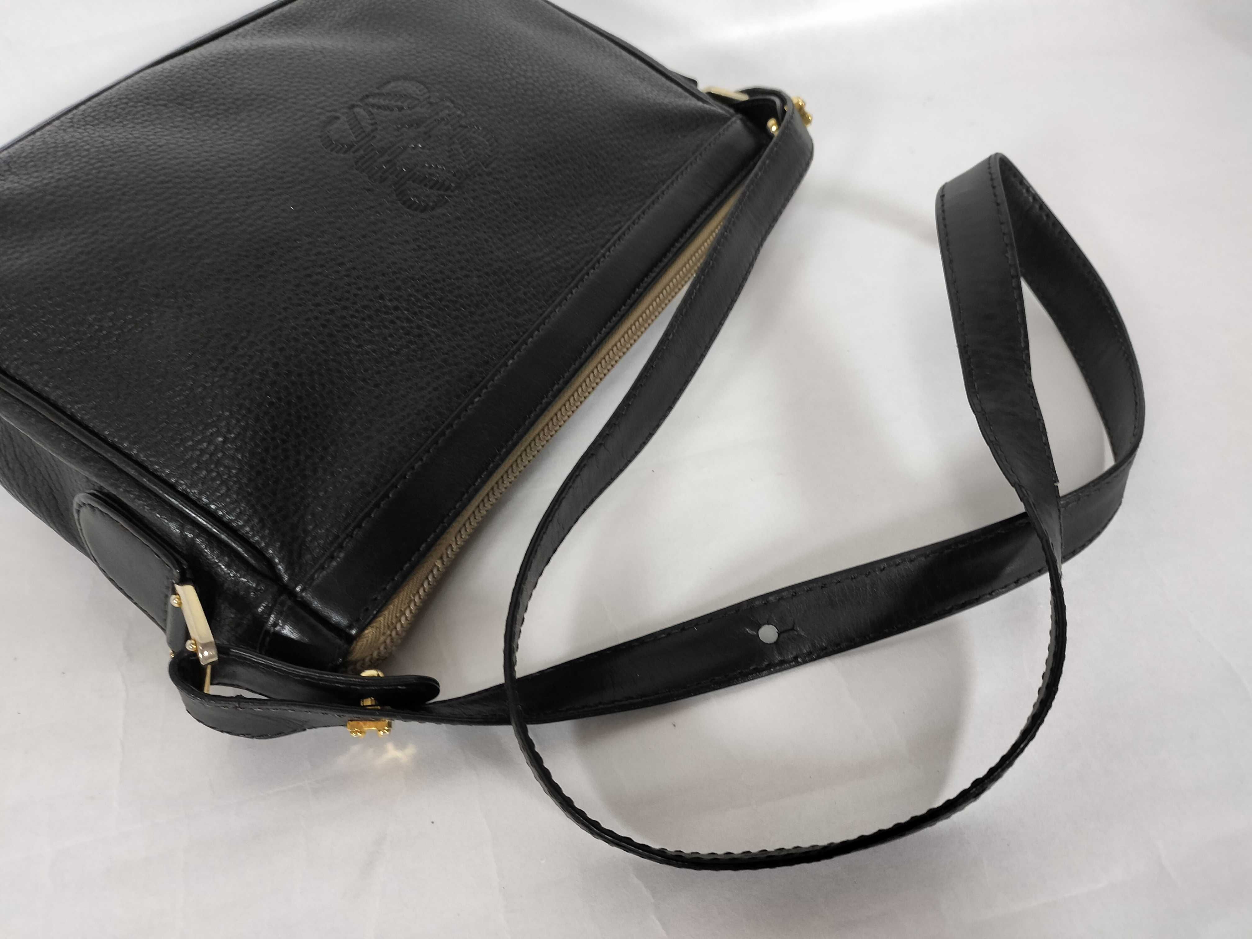 Anagram Grained Leather Shoulder Bag — view 3