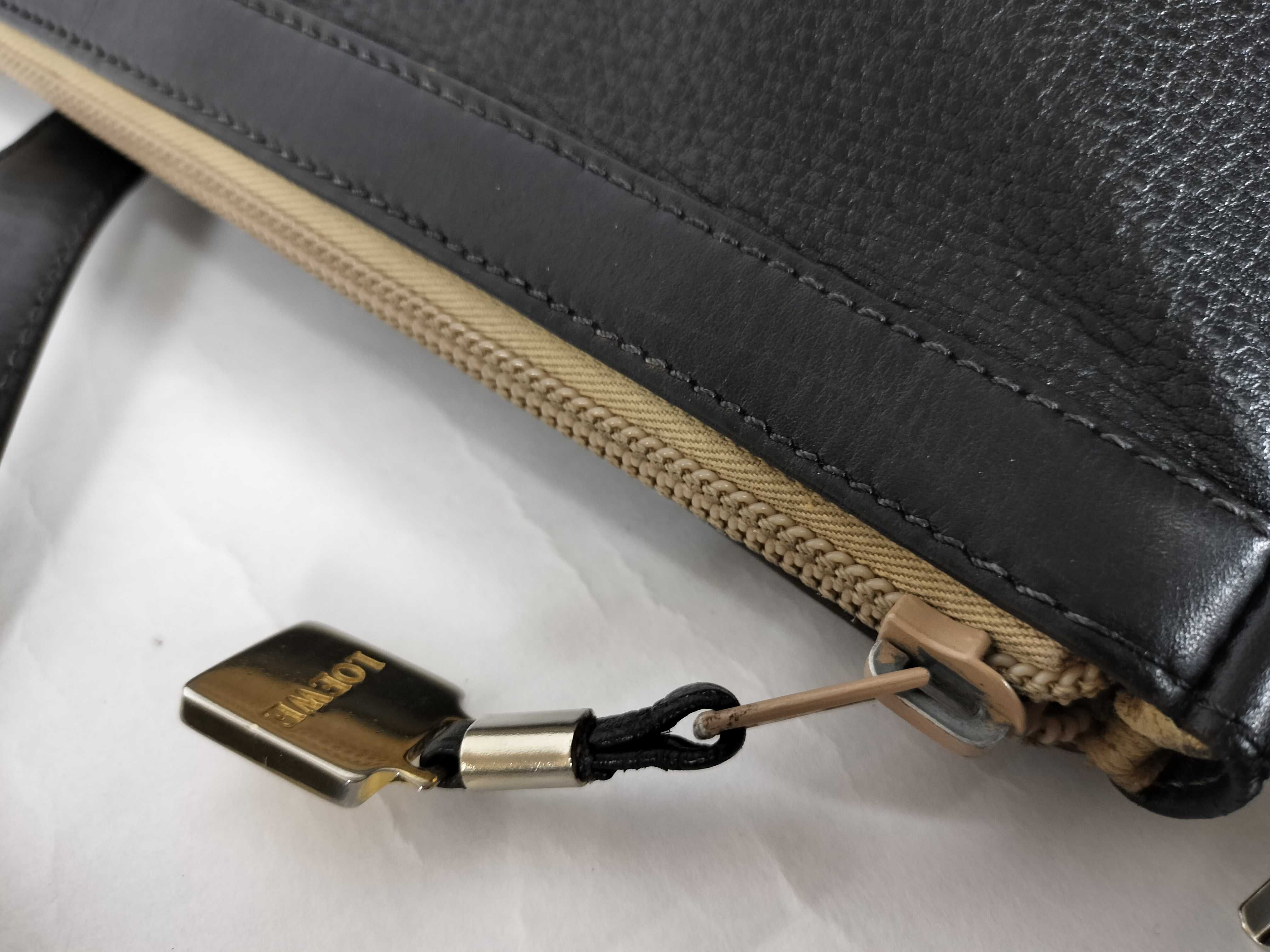 Anagram Grained Leather Shoulder Bag — view 8