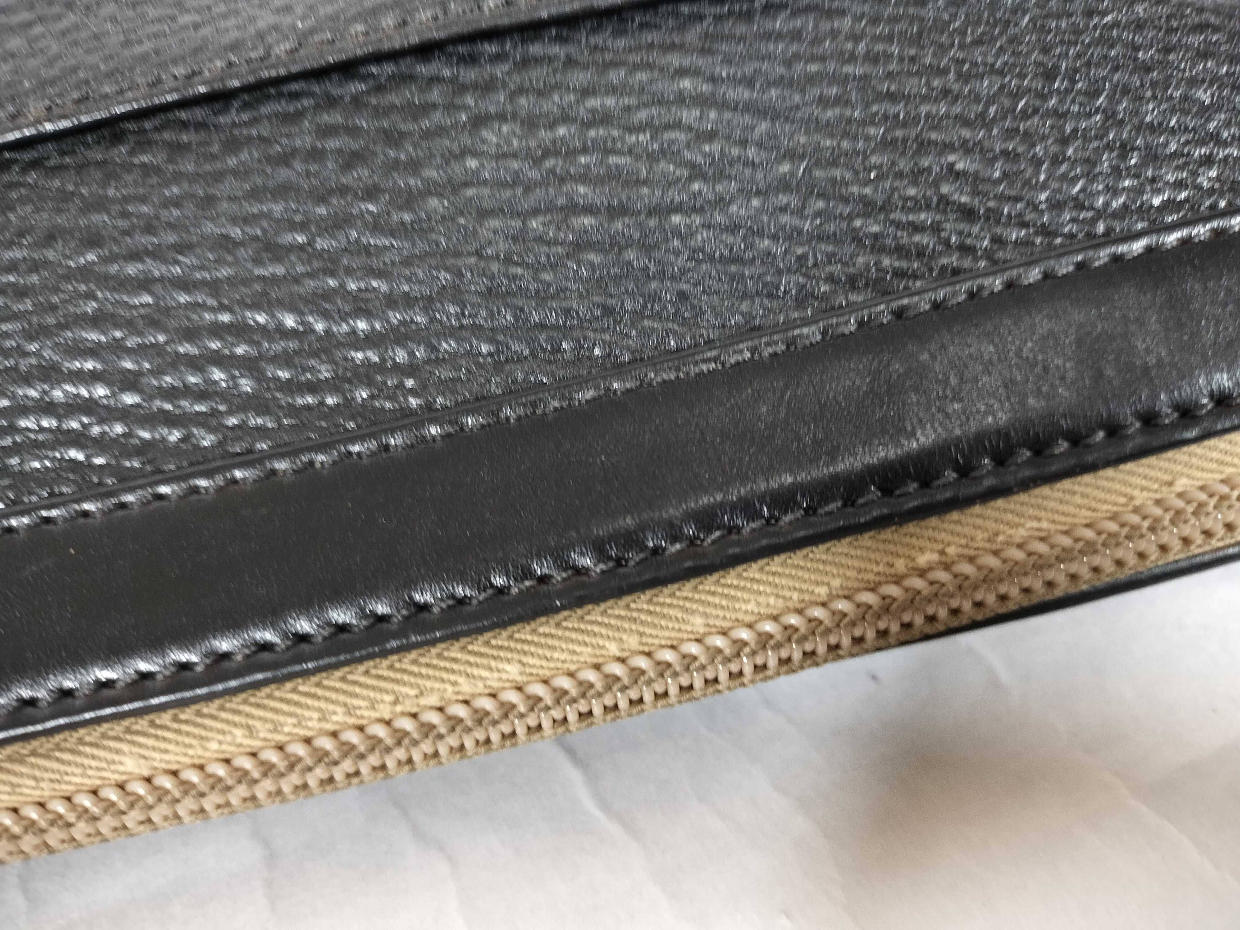 Anagram Grained Leather Shoulder Bag — view 9