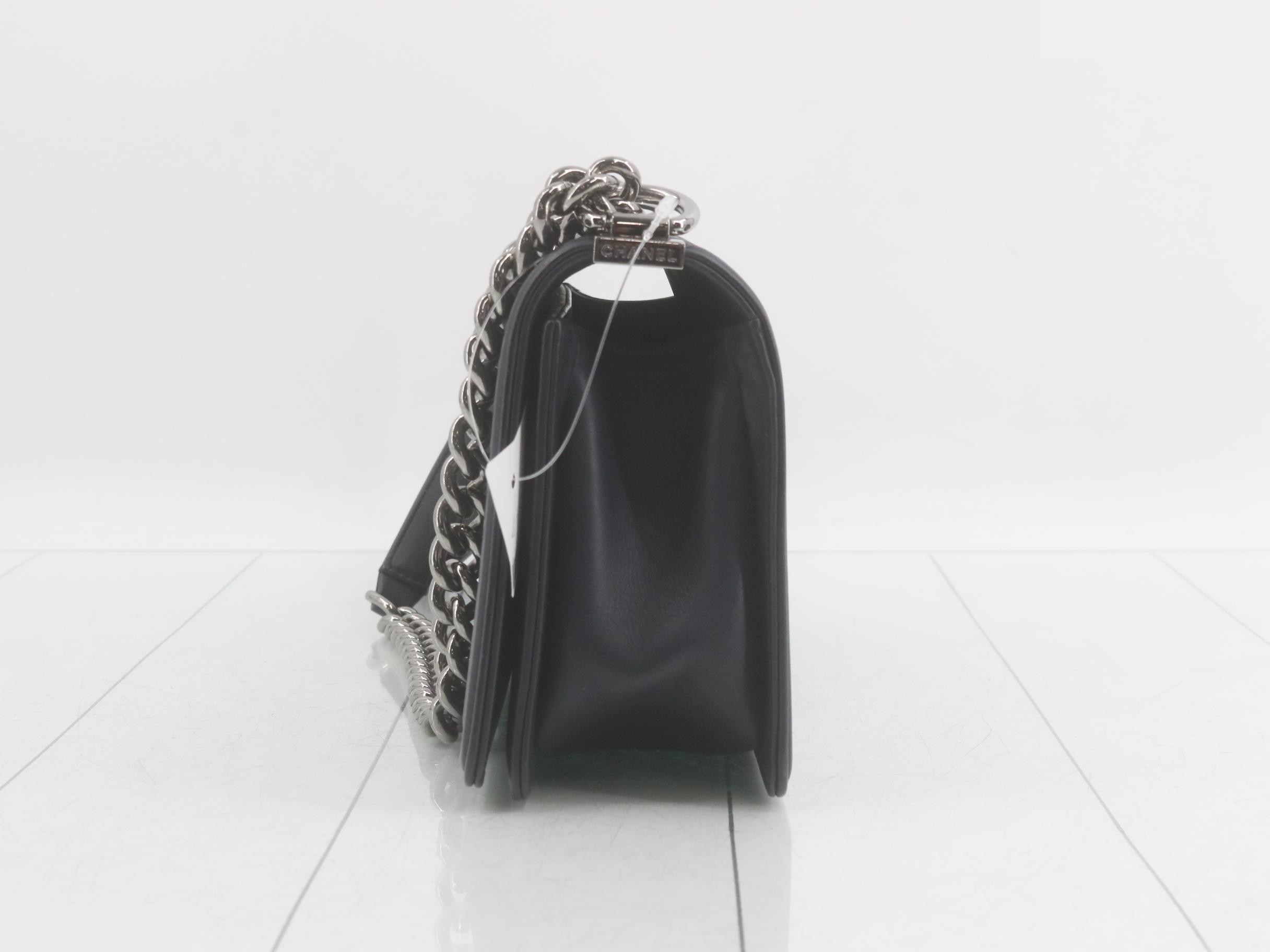 Boy Chanel shoulder bag, with sticker. — view 3
