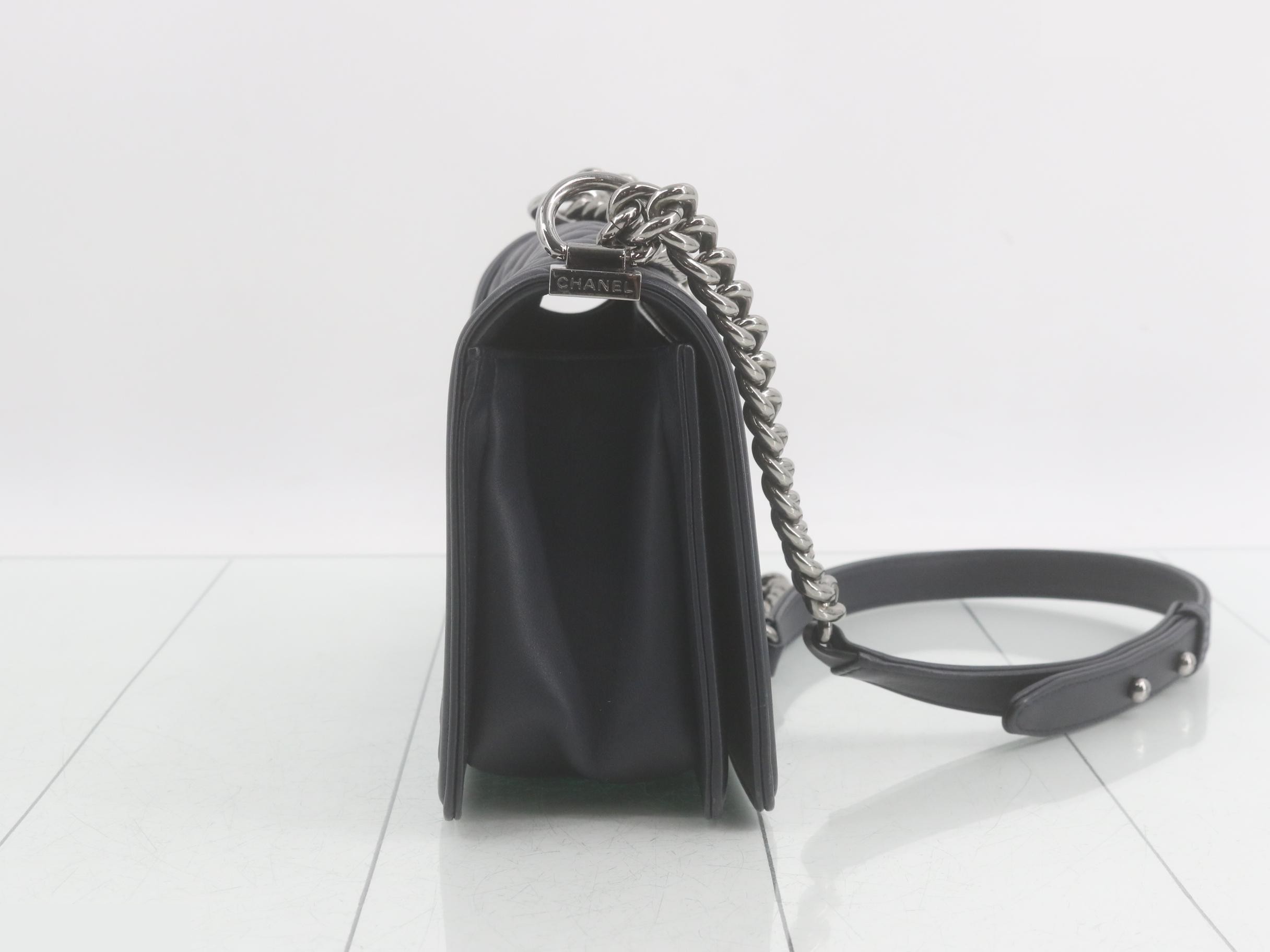 Boy Chanel shoulder bag, with sticker. — view 4