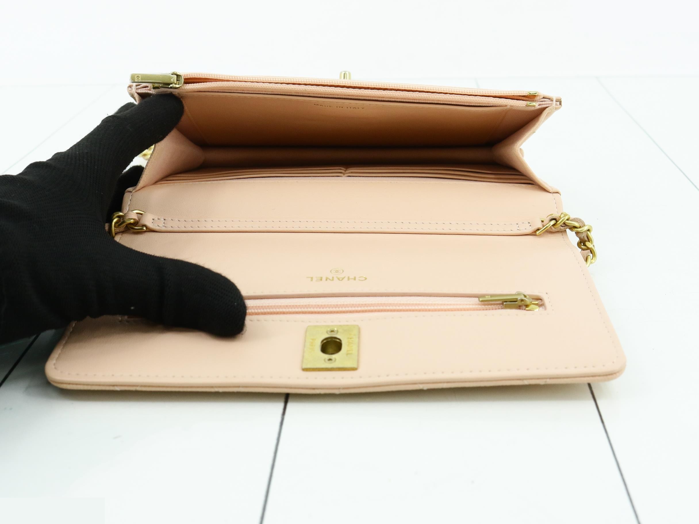 Matelassé Chain Wallet, Caviar Leather, Pink — view 4