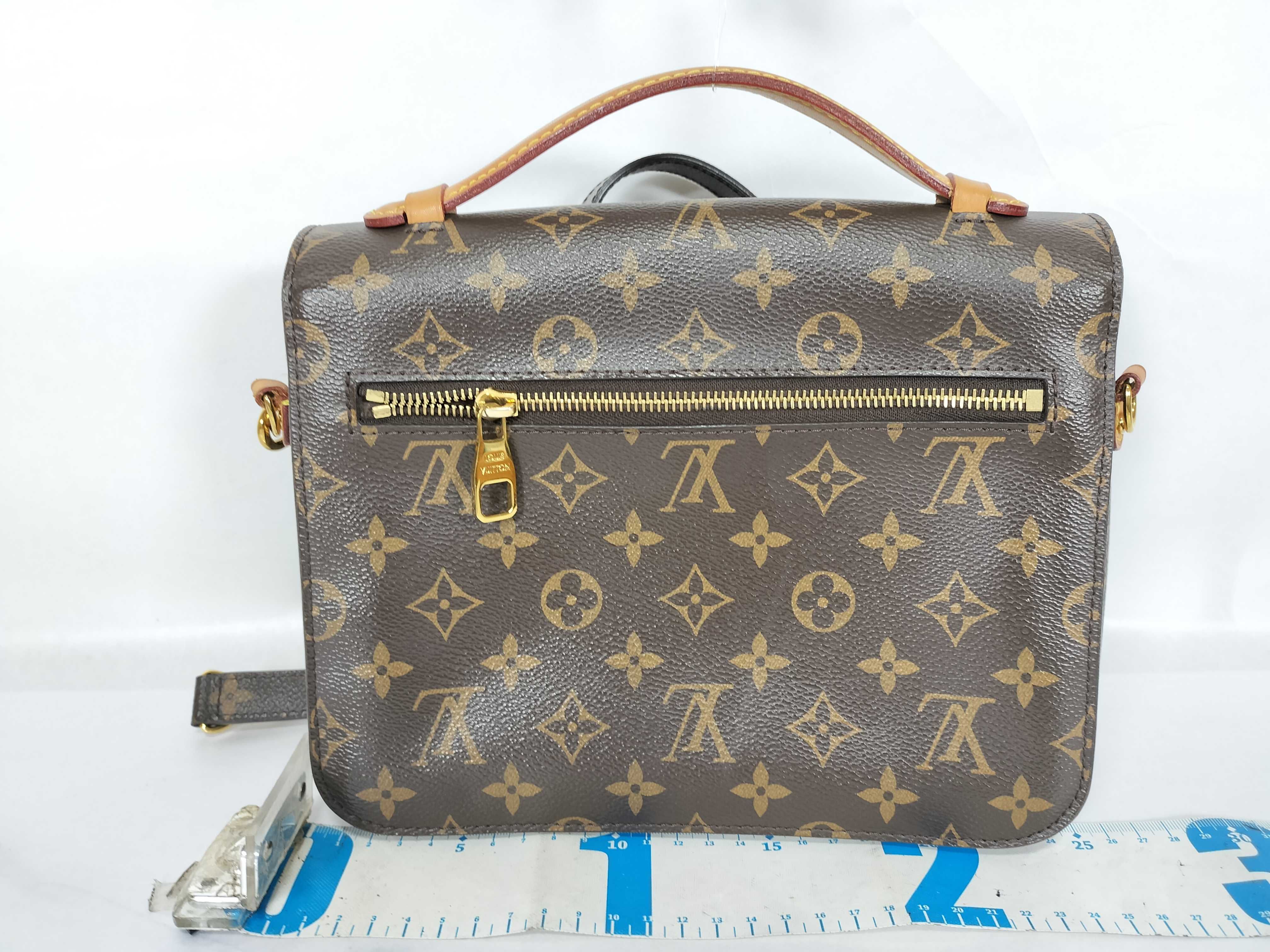 Monogram Pochette Metis Brown Gold Monogram PL0148 Handbag — view 2