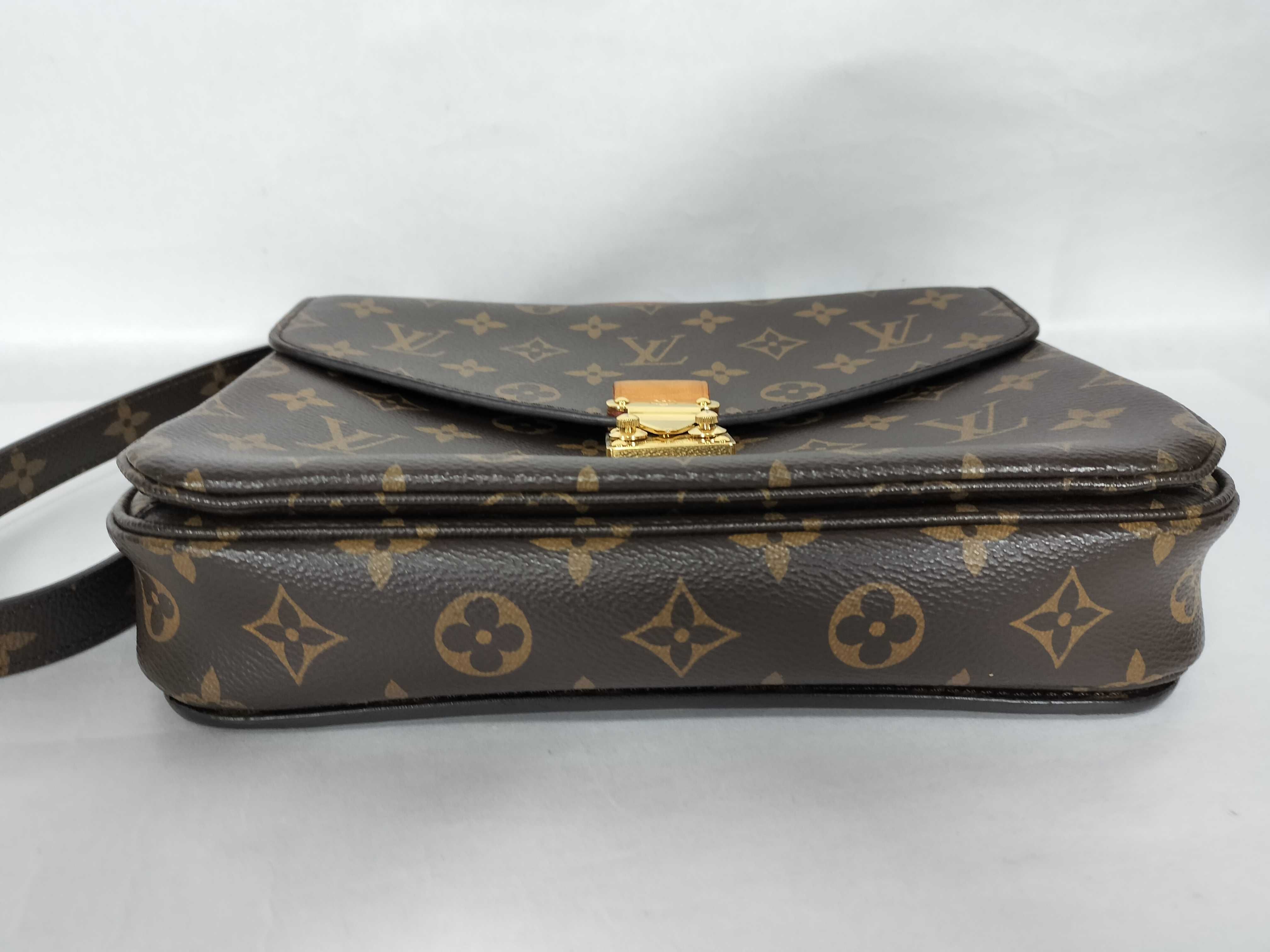 Monogram Pochette Metis Brown Gold Monogram PL0148 Handbag — view 8