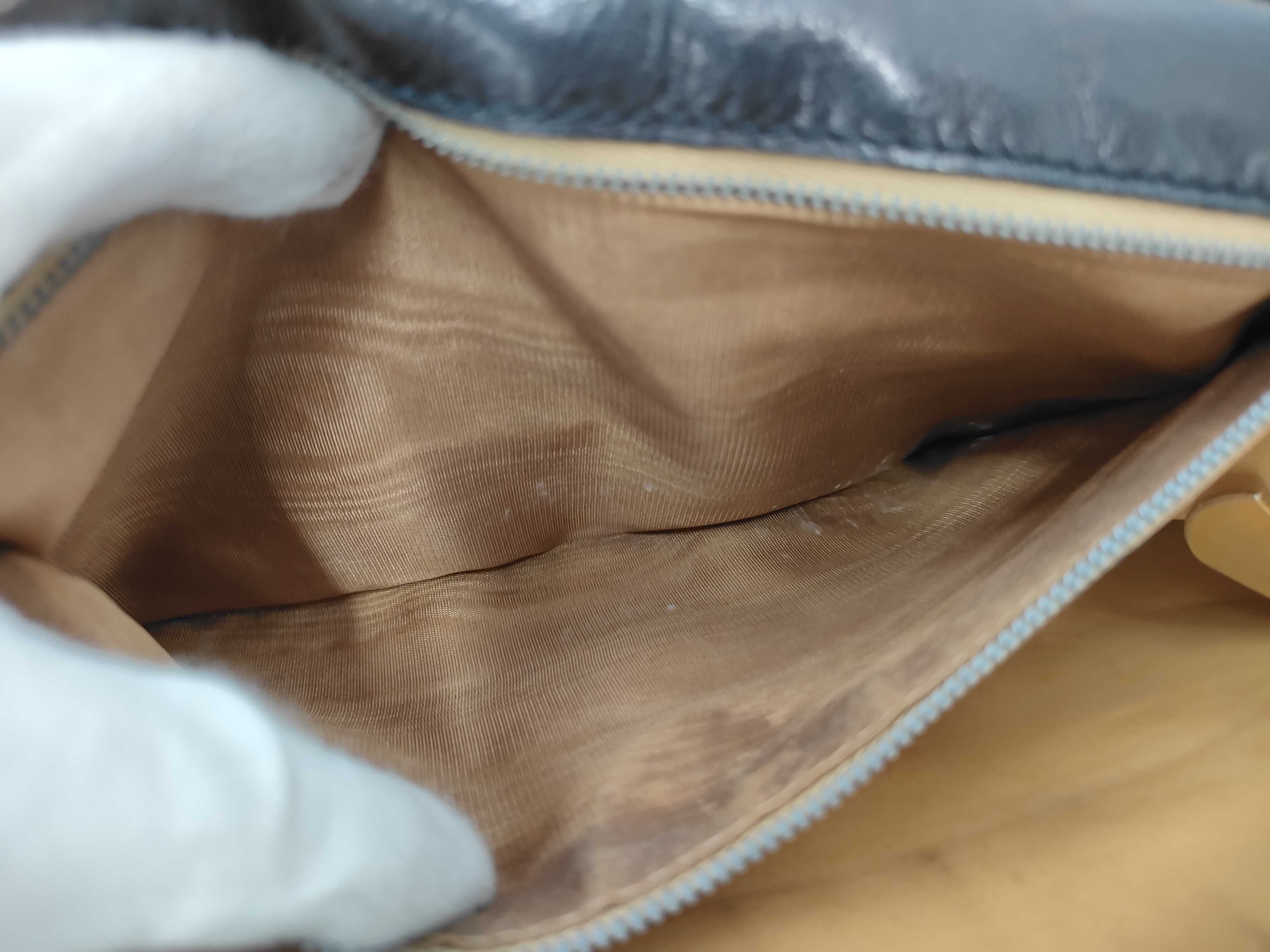 Triomphe Hardware Shoulder Bag — view 11