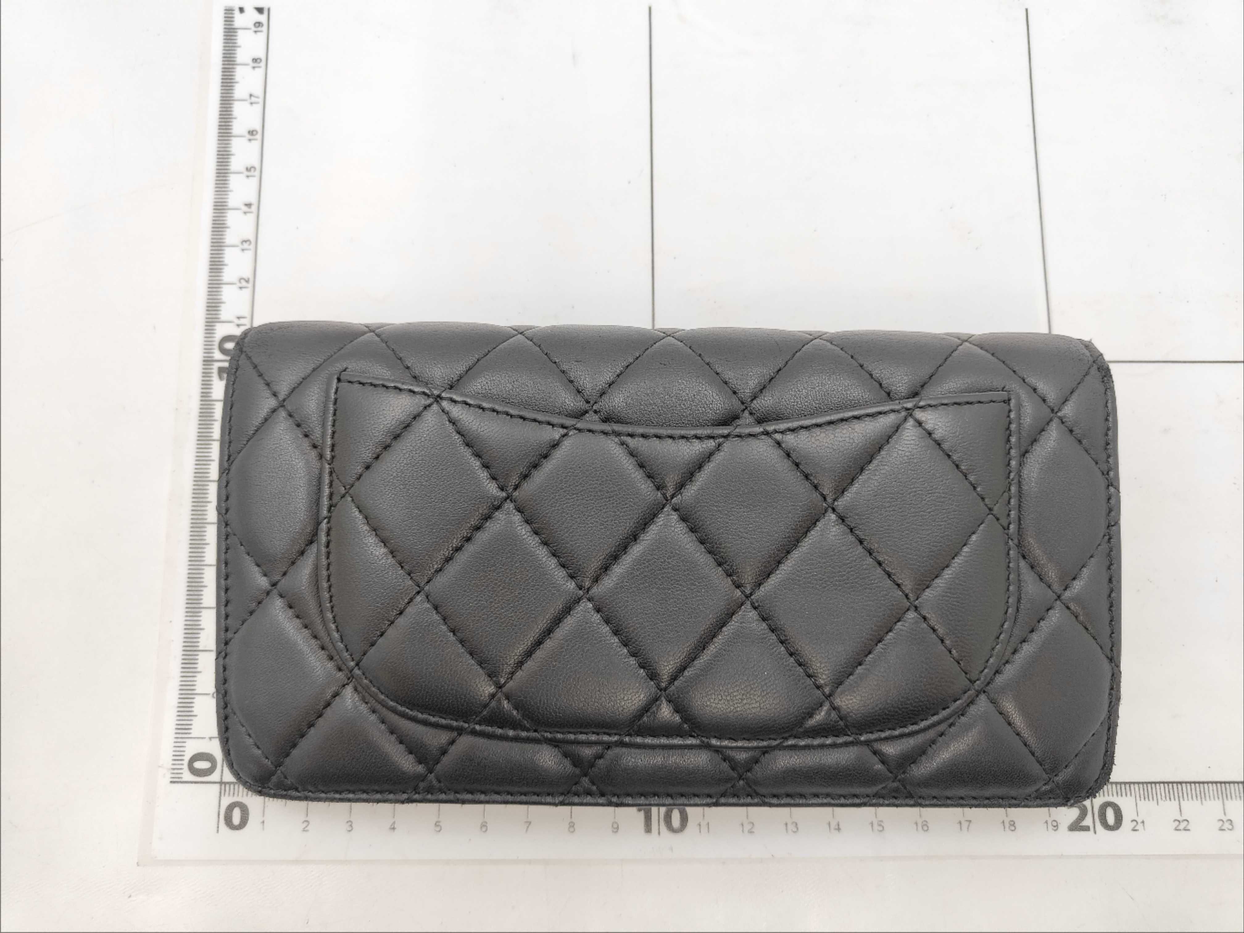Matelassé Lambskin Bi-fold Wallet, Black — view 2