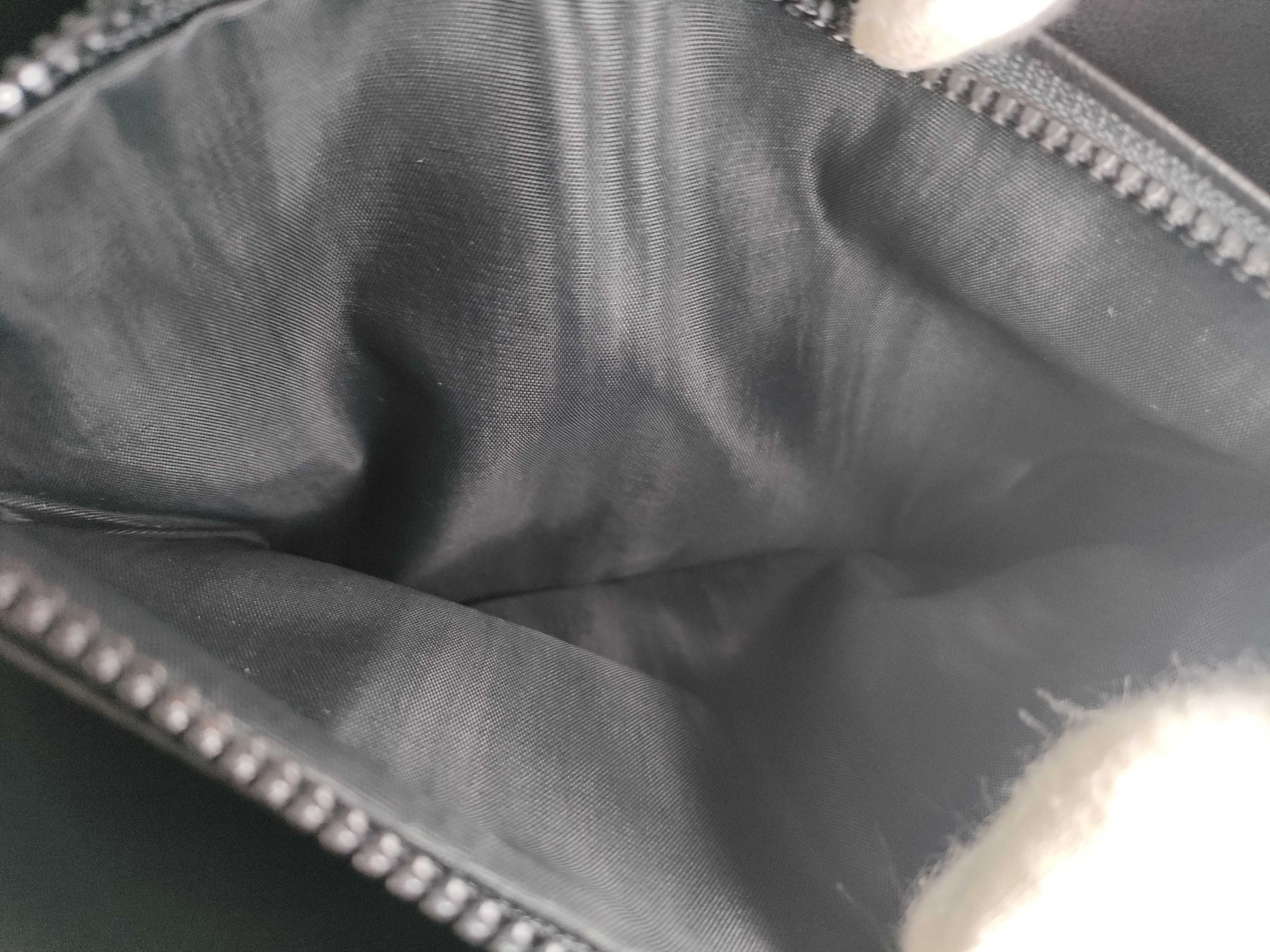 Vintage Leather Shoulder Bag with Carriage Hardware — view 12