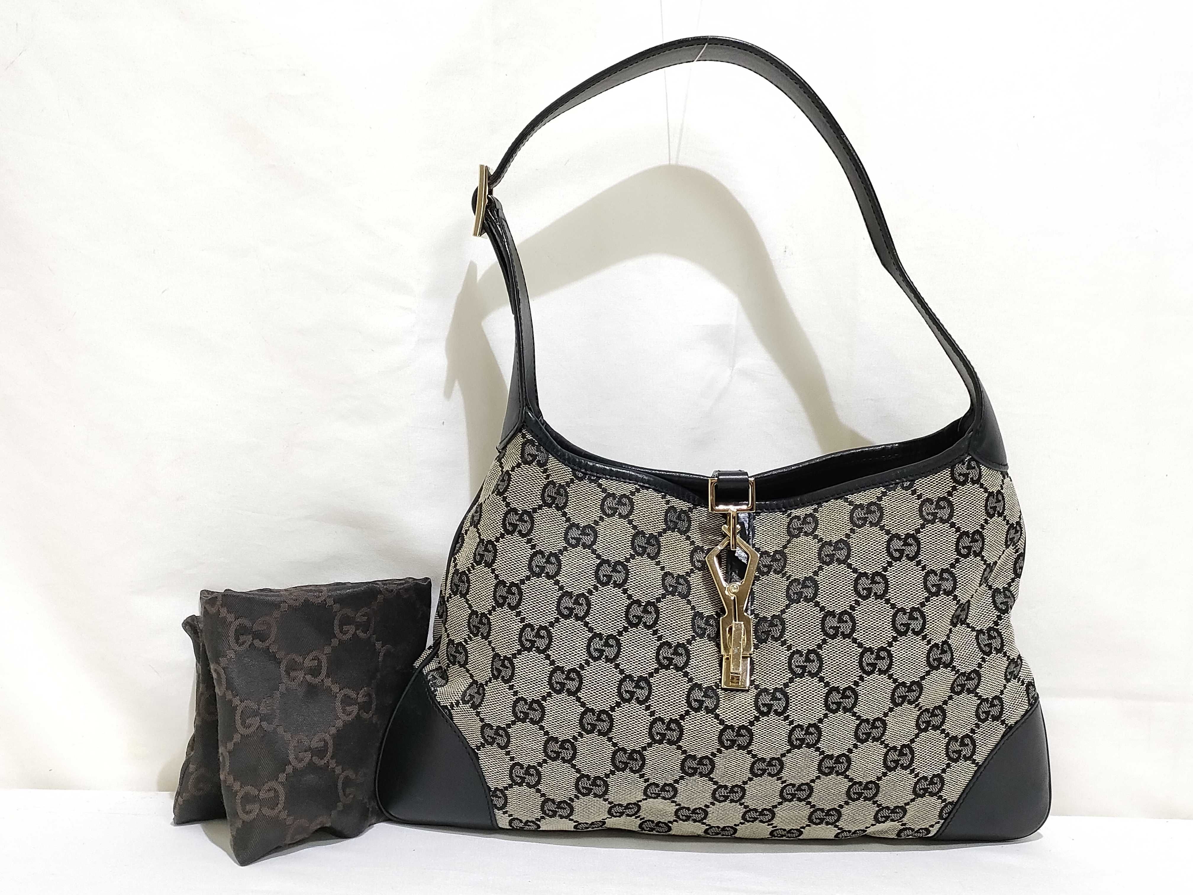 GG Canvas Shoulder Bag