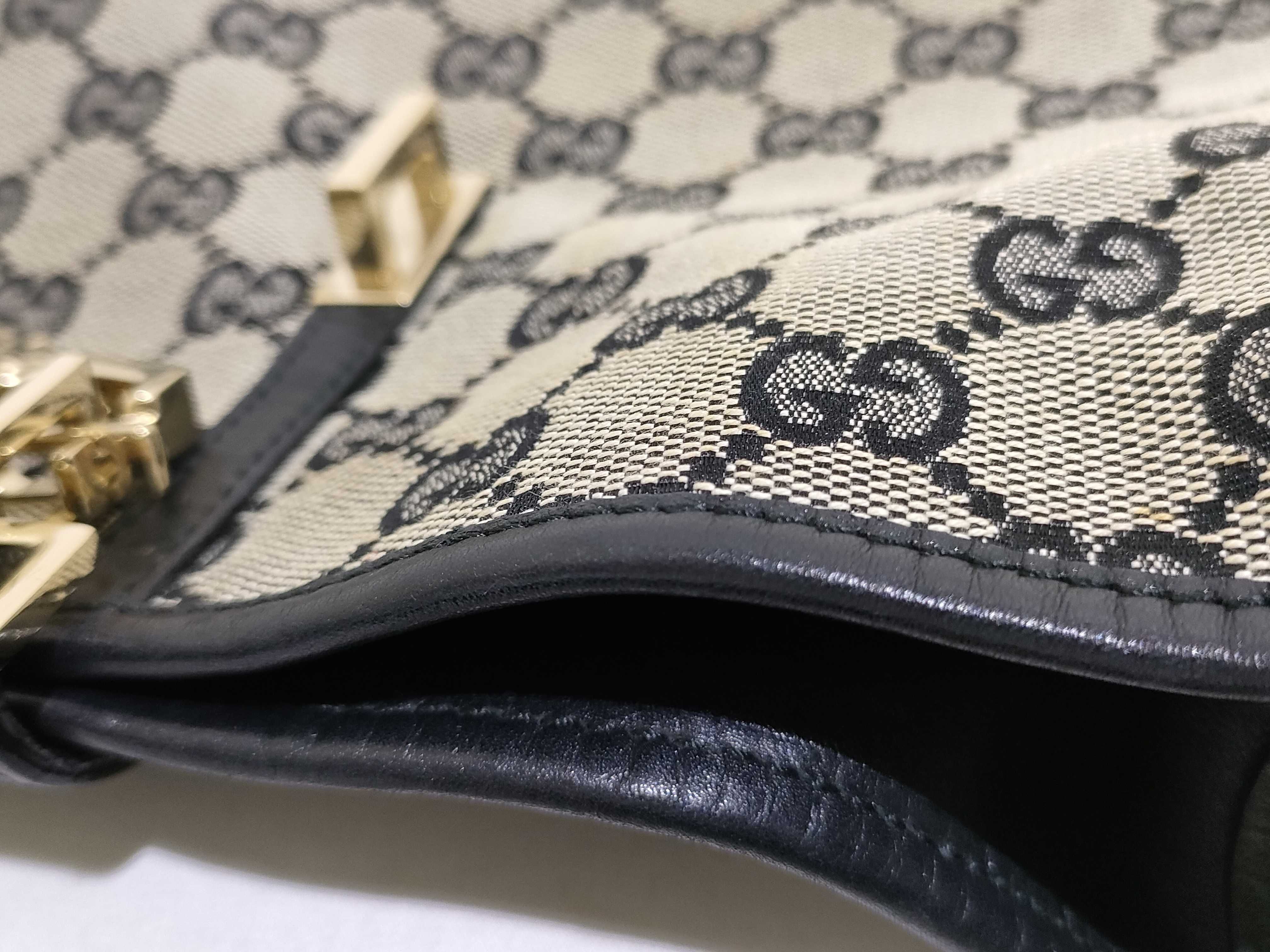 GG Canvas Shoulder Bag — view 14
