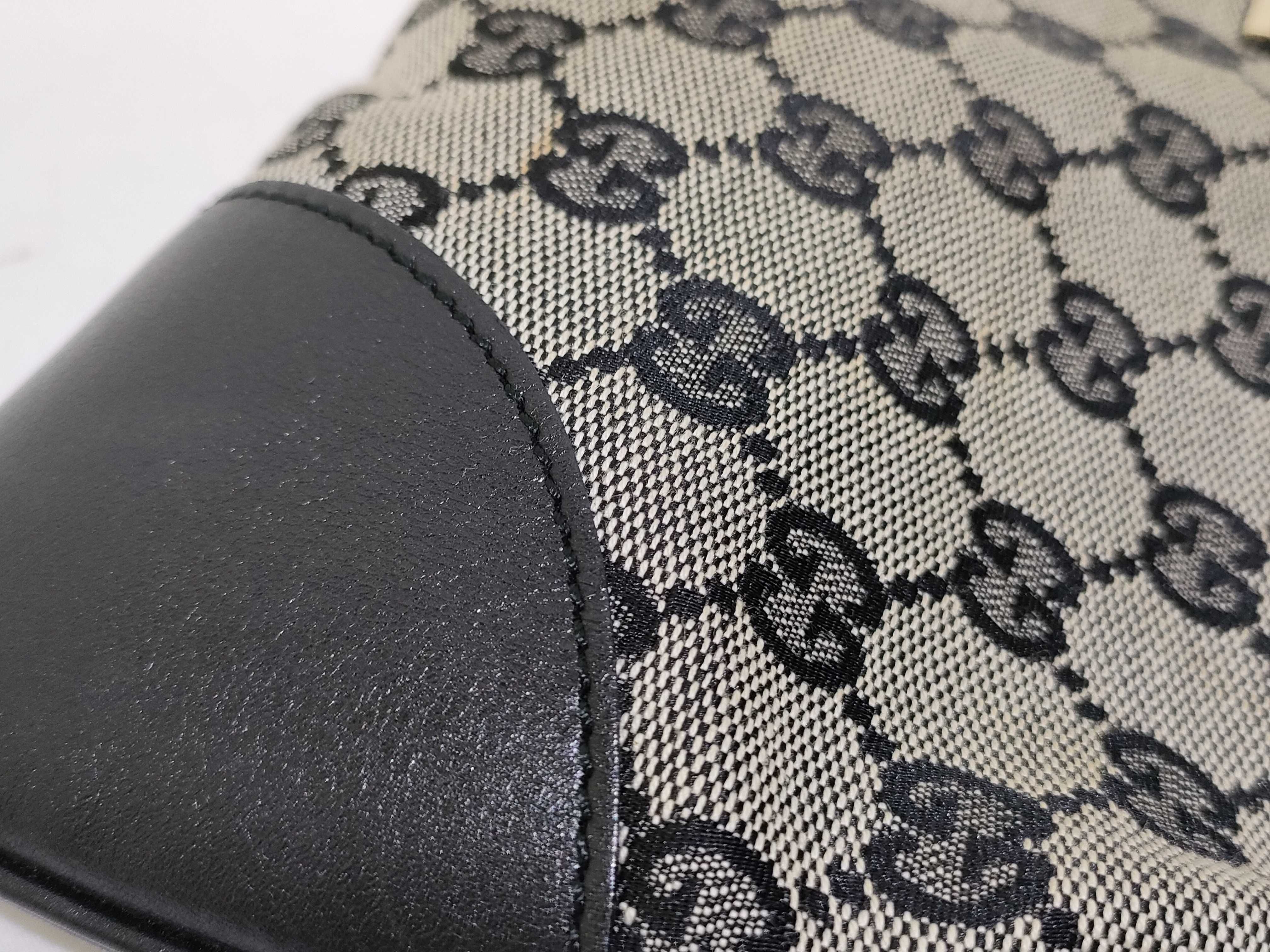 GG Canvas Shoulder Bag — view 15