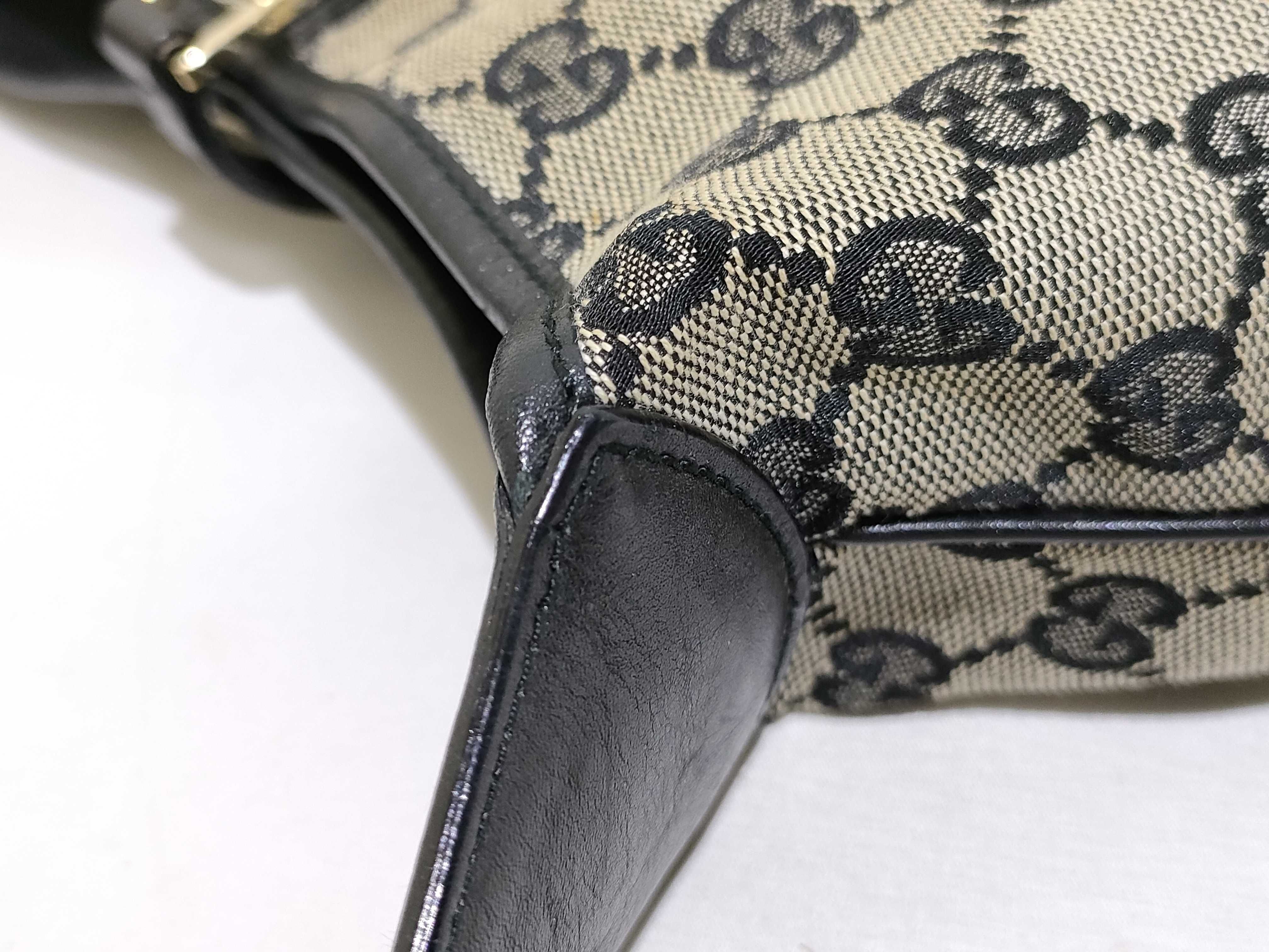 GG Canvas Shoulder Bag — view 5