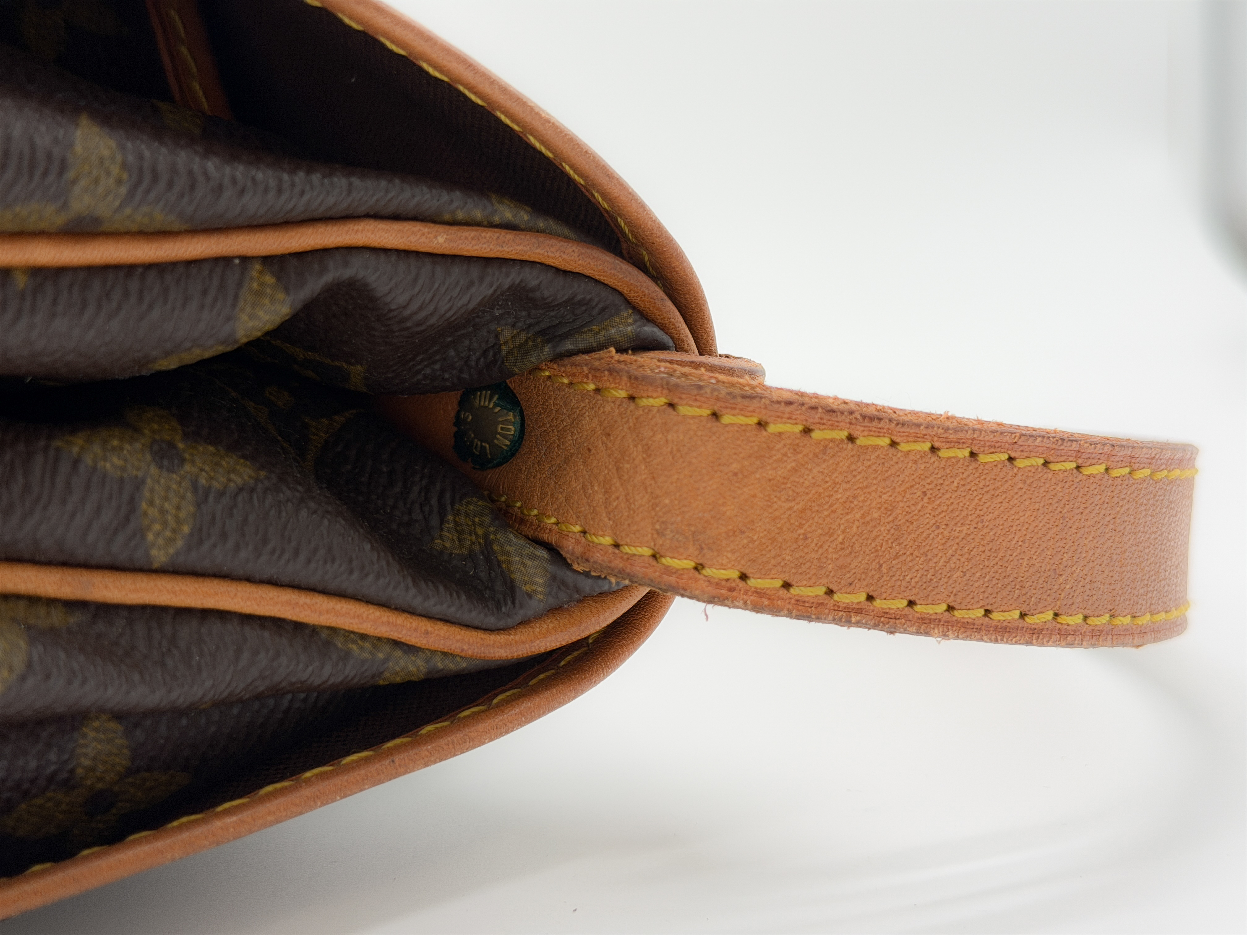 Monogram M42256 Saumur 30 AR0913 Shoulder Bag — view 7