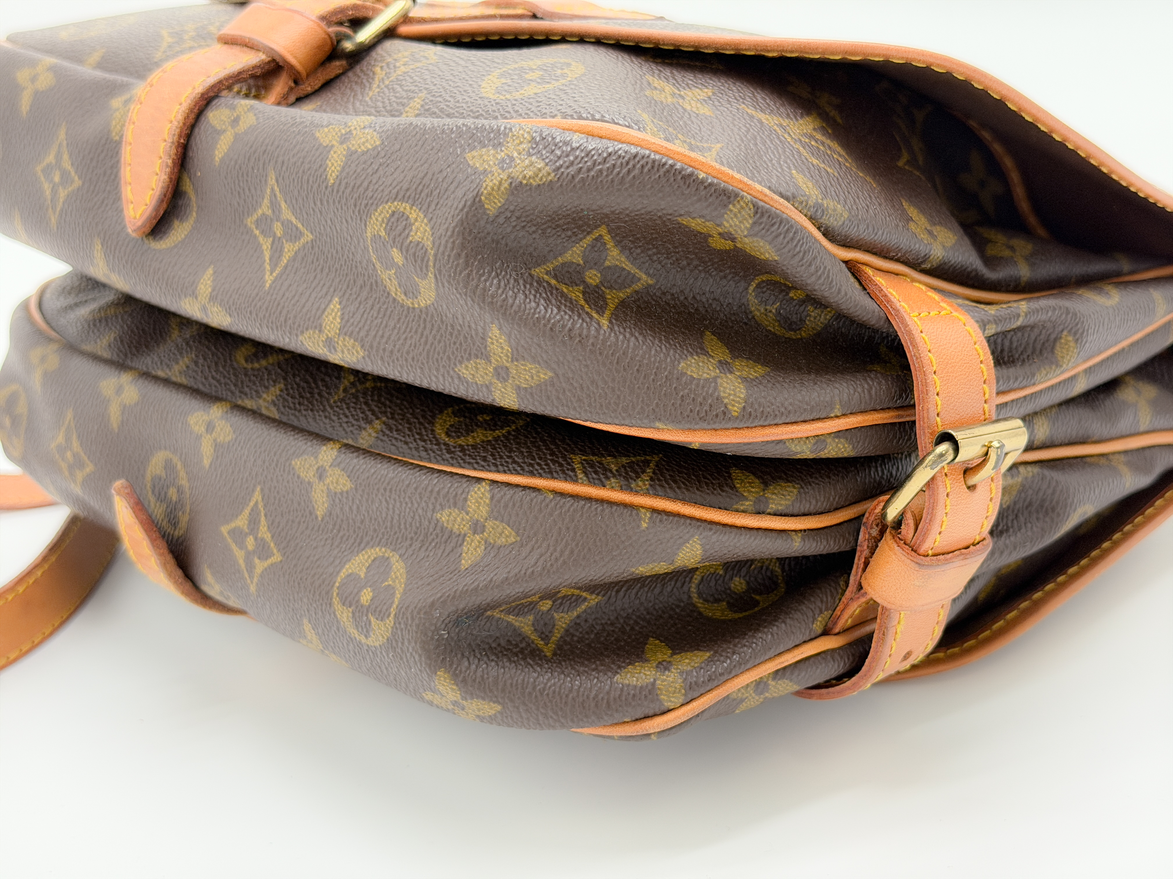 Monogram M42256 Saumur 30 AR0913 Shoulder Bag — view 8