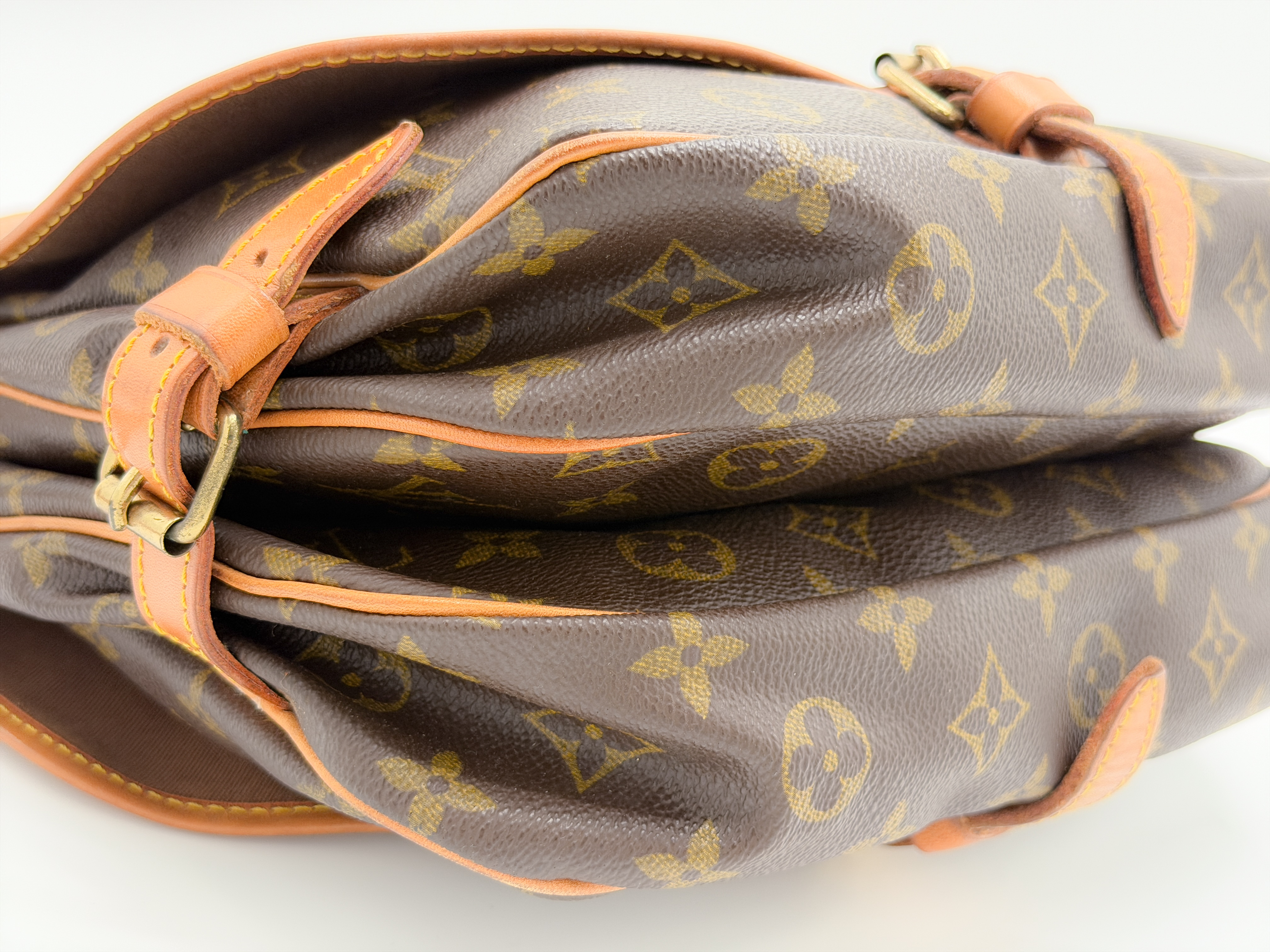 Monogram M42256 Saumur 30 AR0913 Shoulder Bag — view 9