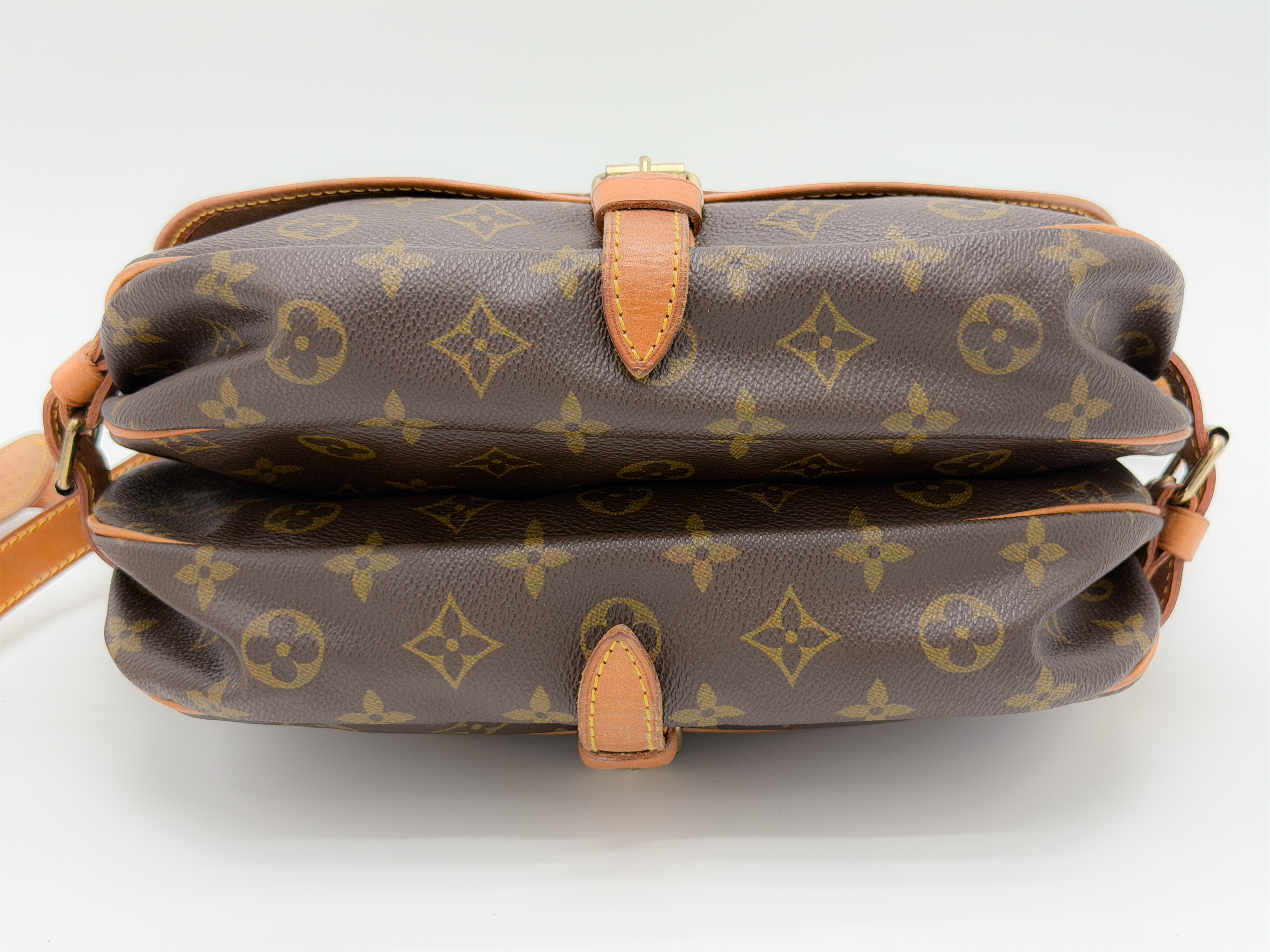 Monogram M42256 Saumur 30 AR0913 Shoulder Bag — view 10
