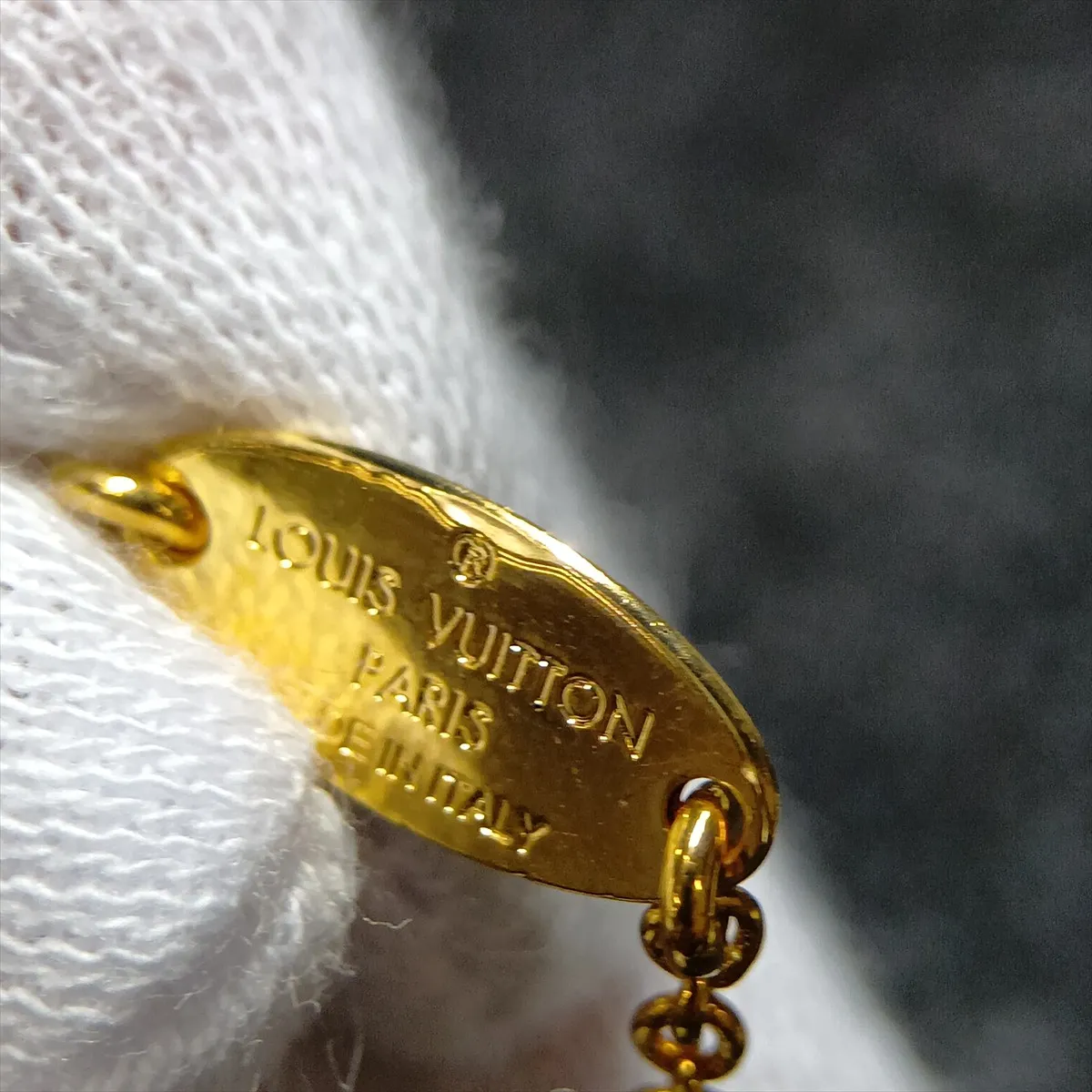 M61083 Essential V LE0290 Necklace, GP Gold, dents, — view 7
