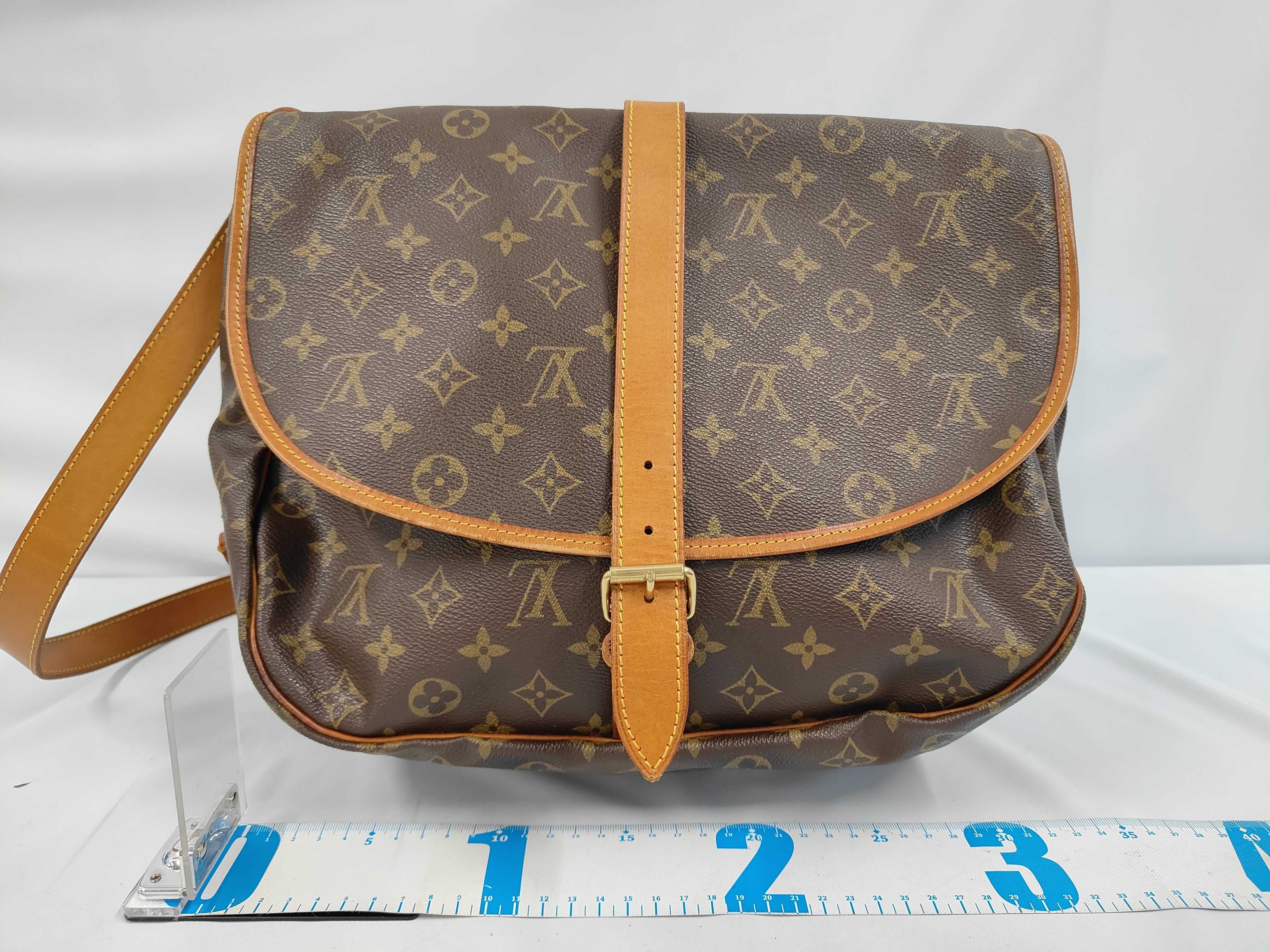 bag, Louis Vuitton Saumur 35 shoulder bag. — view 2