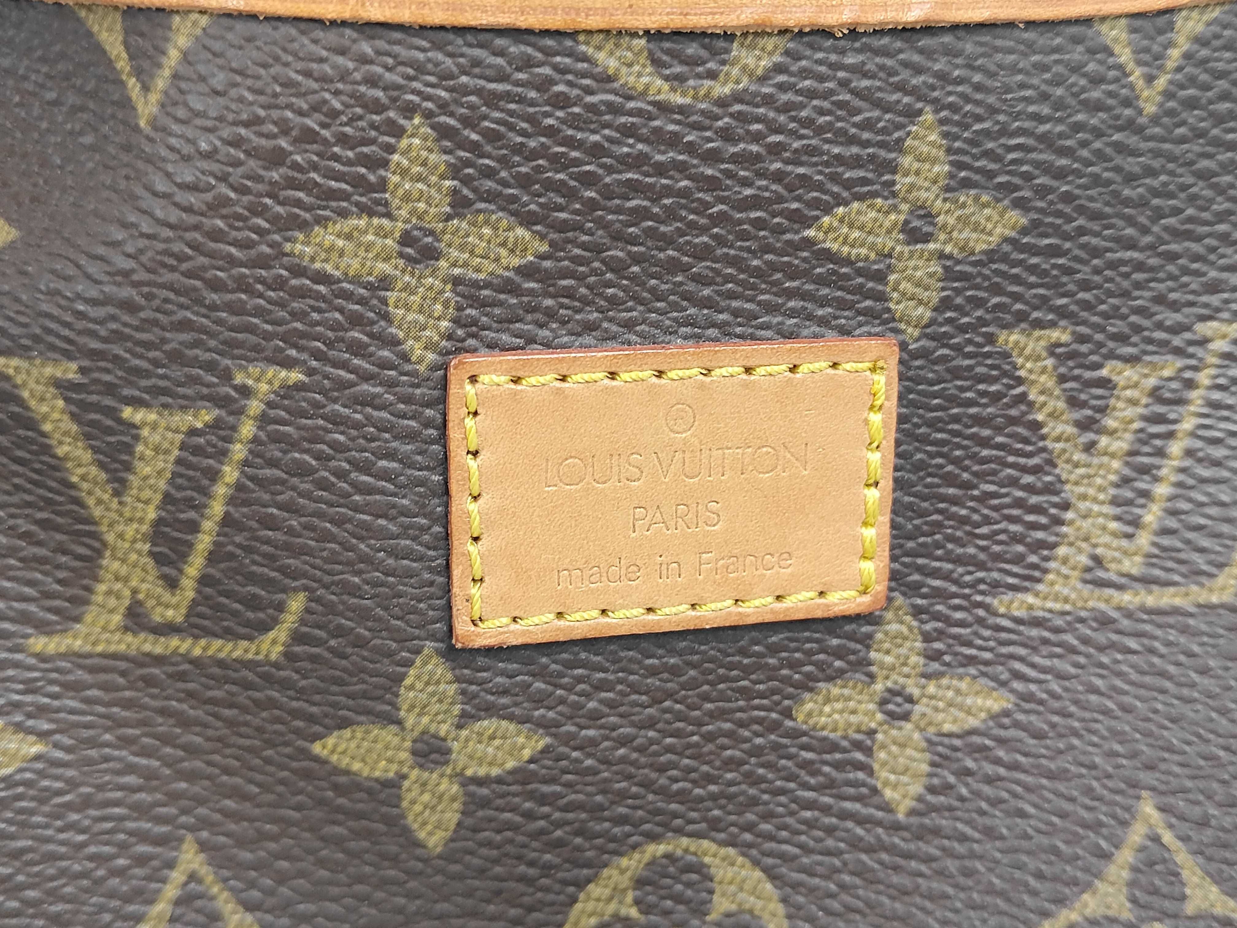 bag, Louis Vuitton Saumur 35 shoulder bag. — view 11