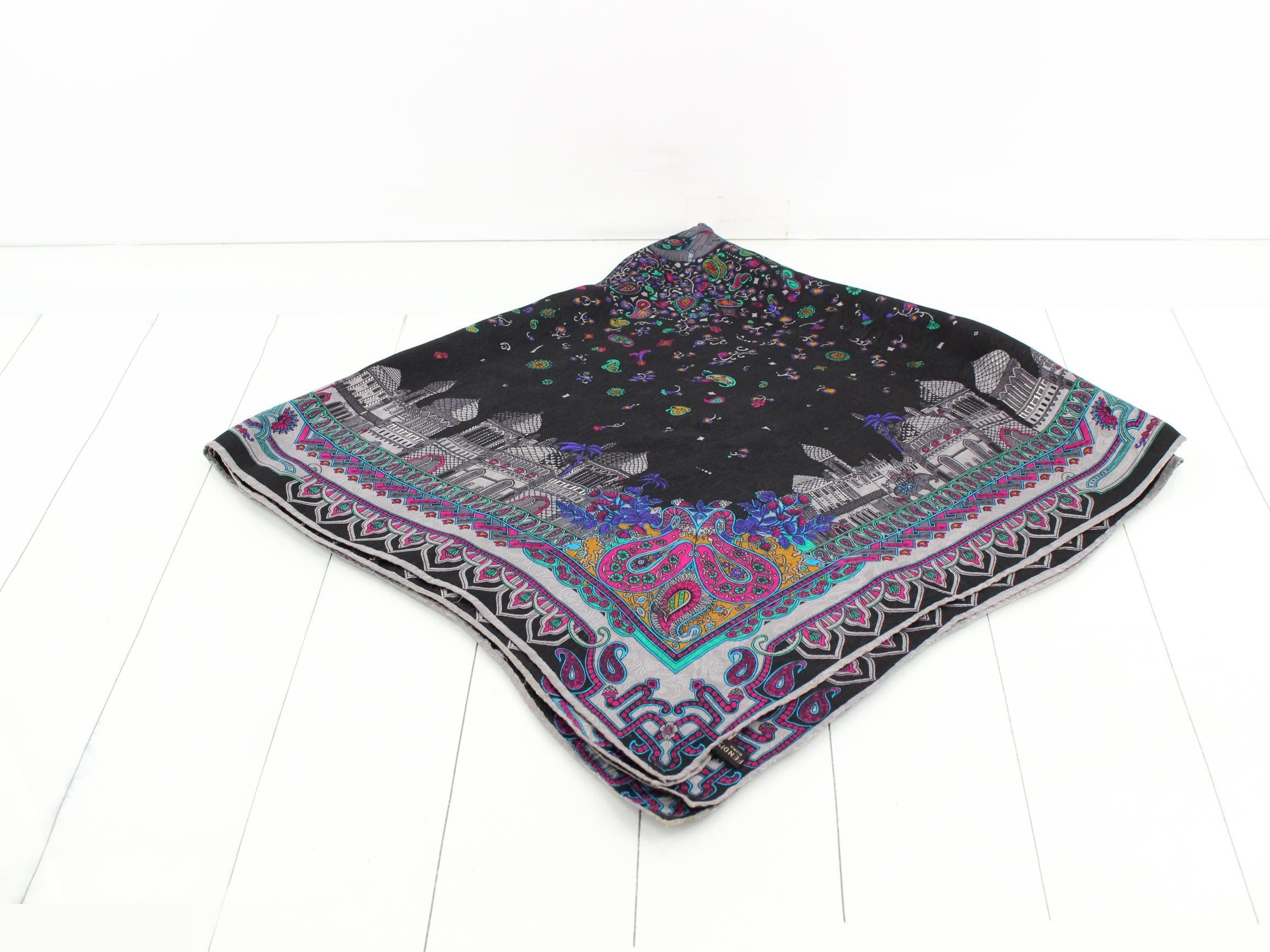 Other lines: Small items, accessories, scarves — view 2