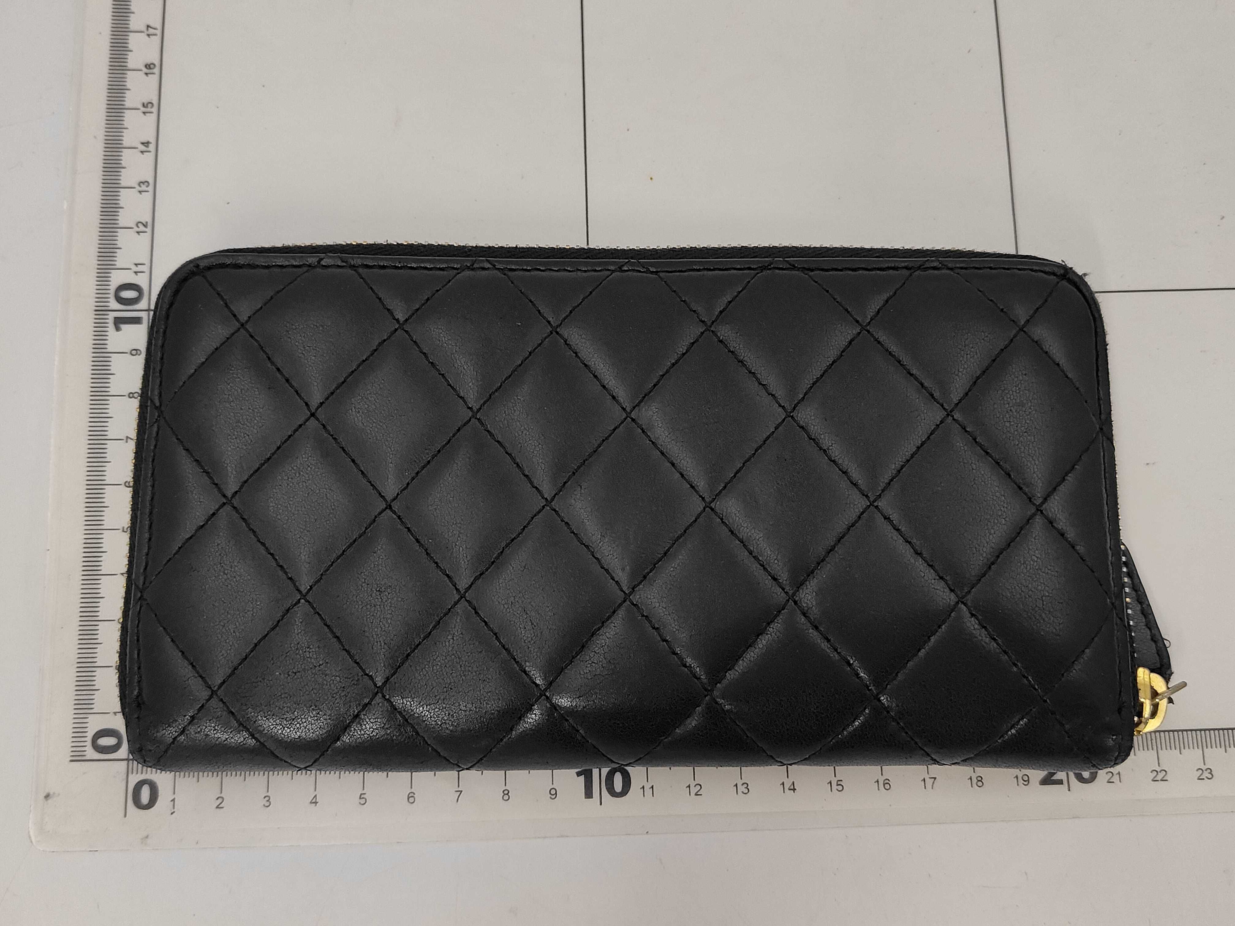 Matelassé Round Zip Long Wallet — view 2