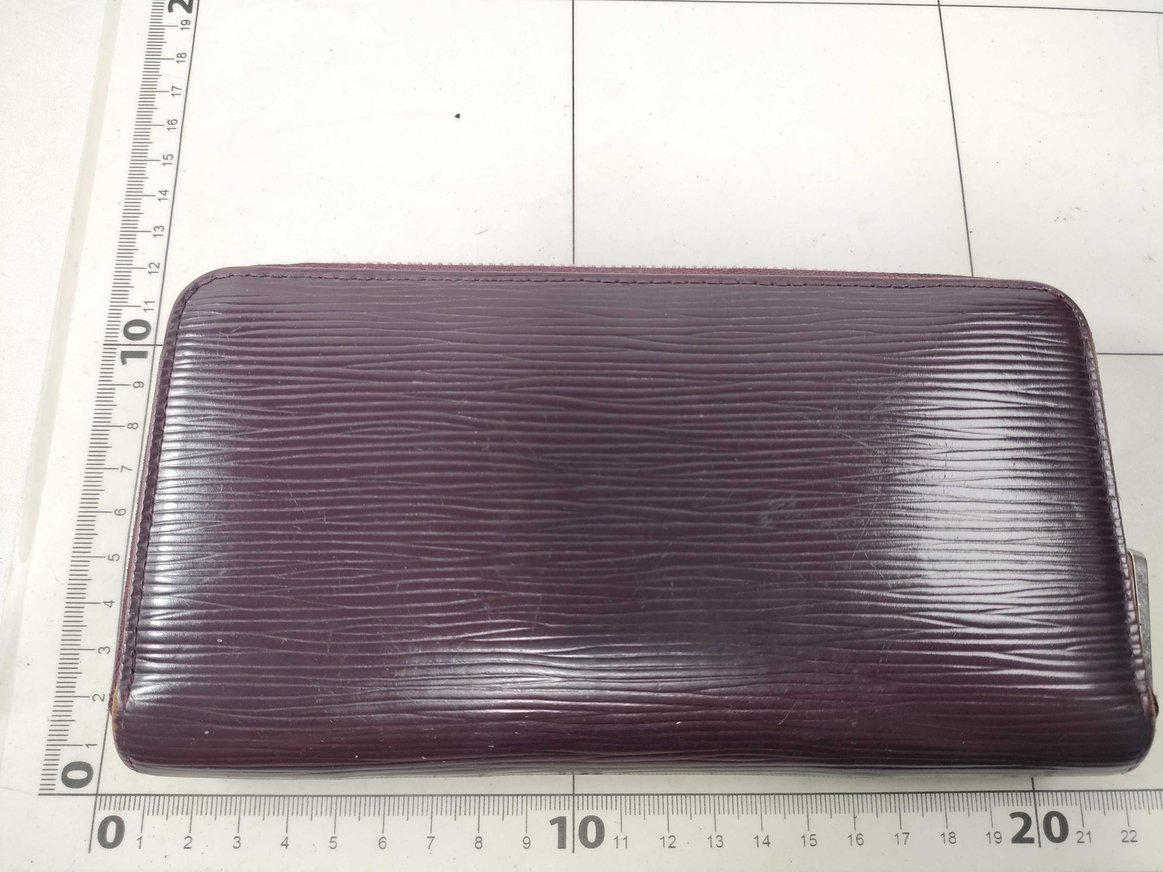 Epi Louis Vuitton Zippy Wallet Cassis Epi Wallet — view 2