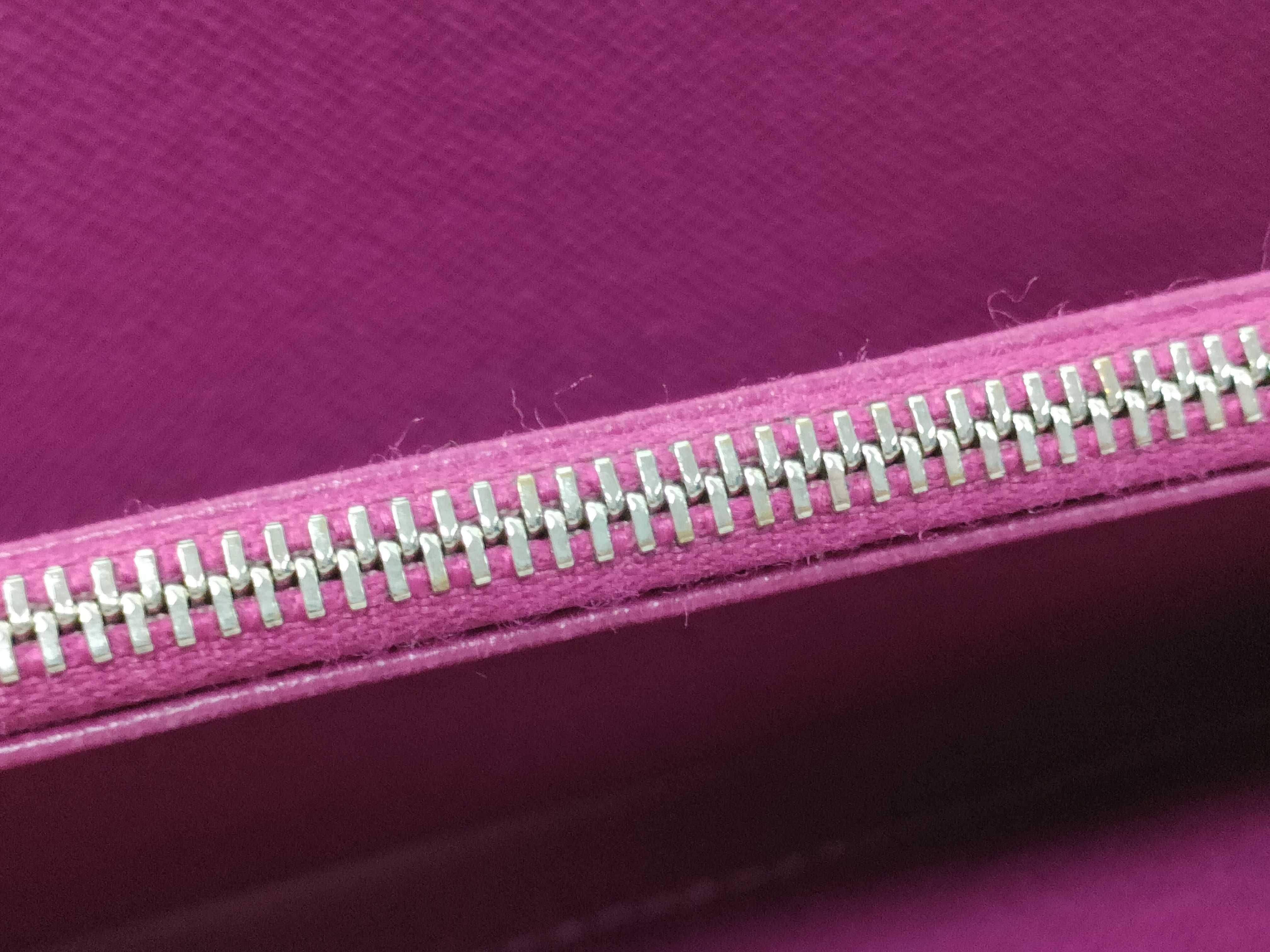 Epi Louis Vuitton Zippy Wallet Cassis Epi Wallet — view 12