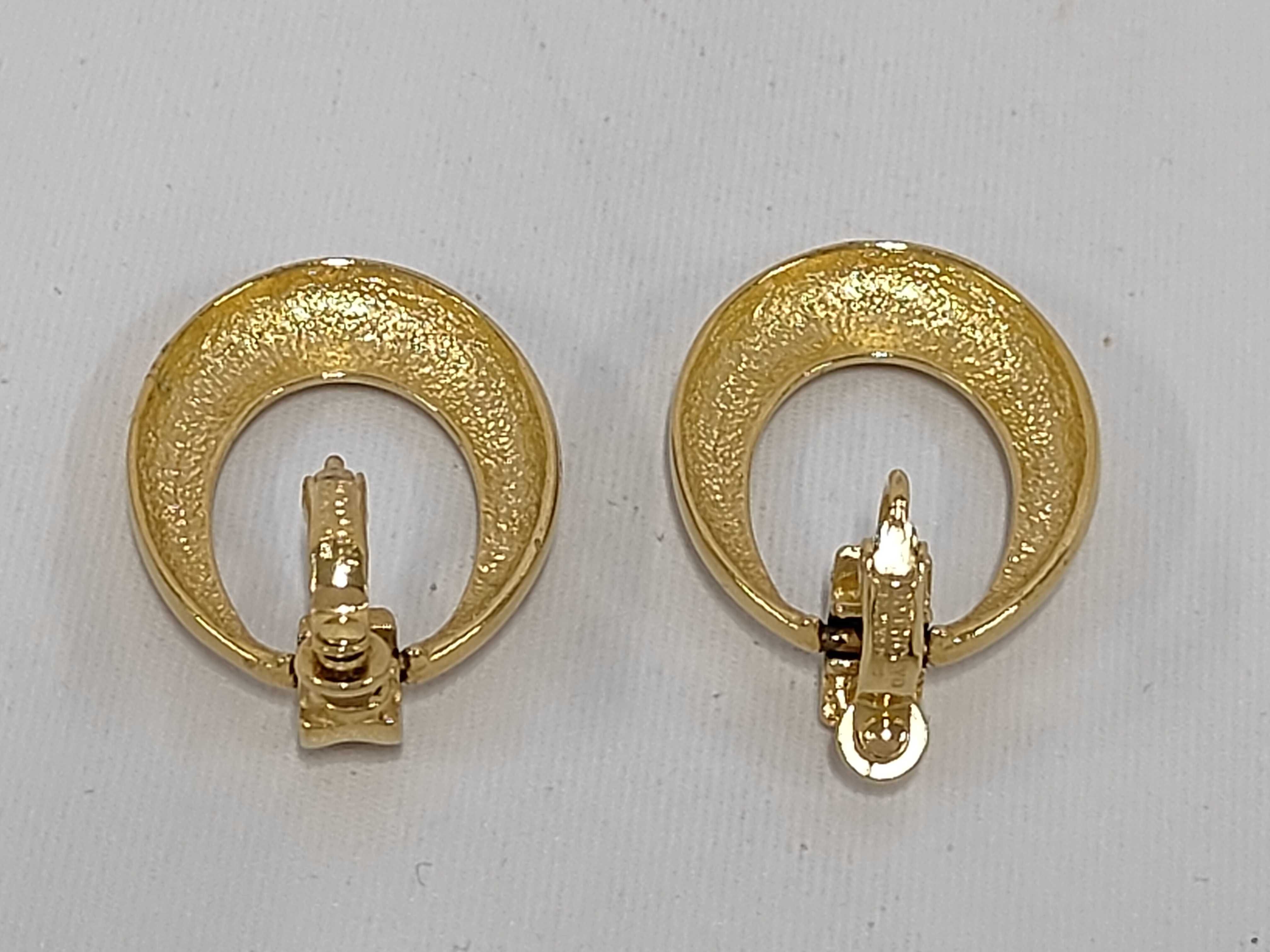 Vintage Circle Oval Gold Earrings — view 2