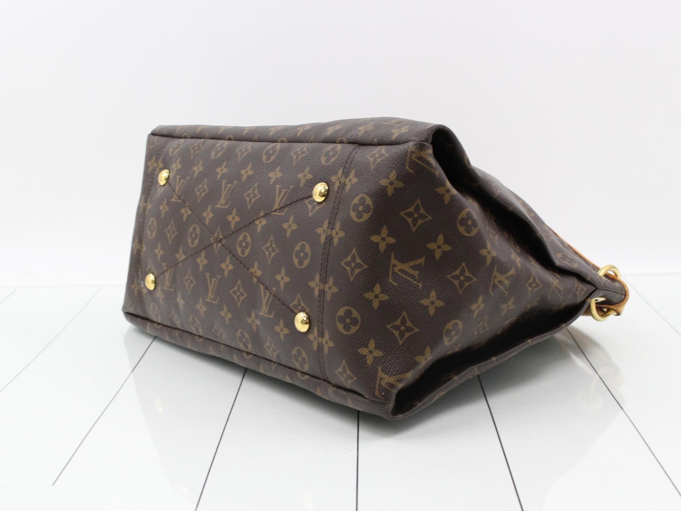 Monogram Artsy MM Shoulder Bag — view 6