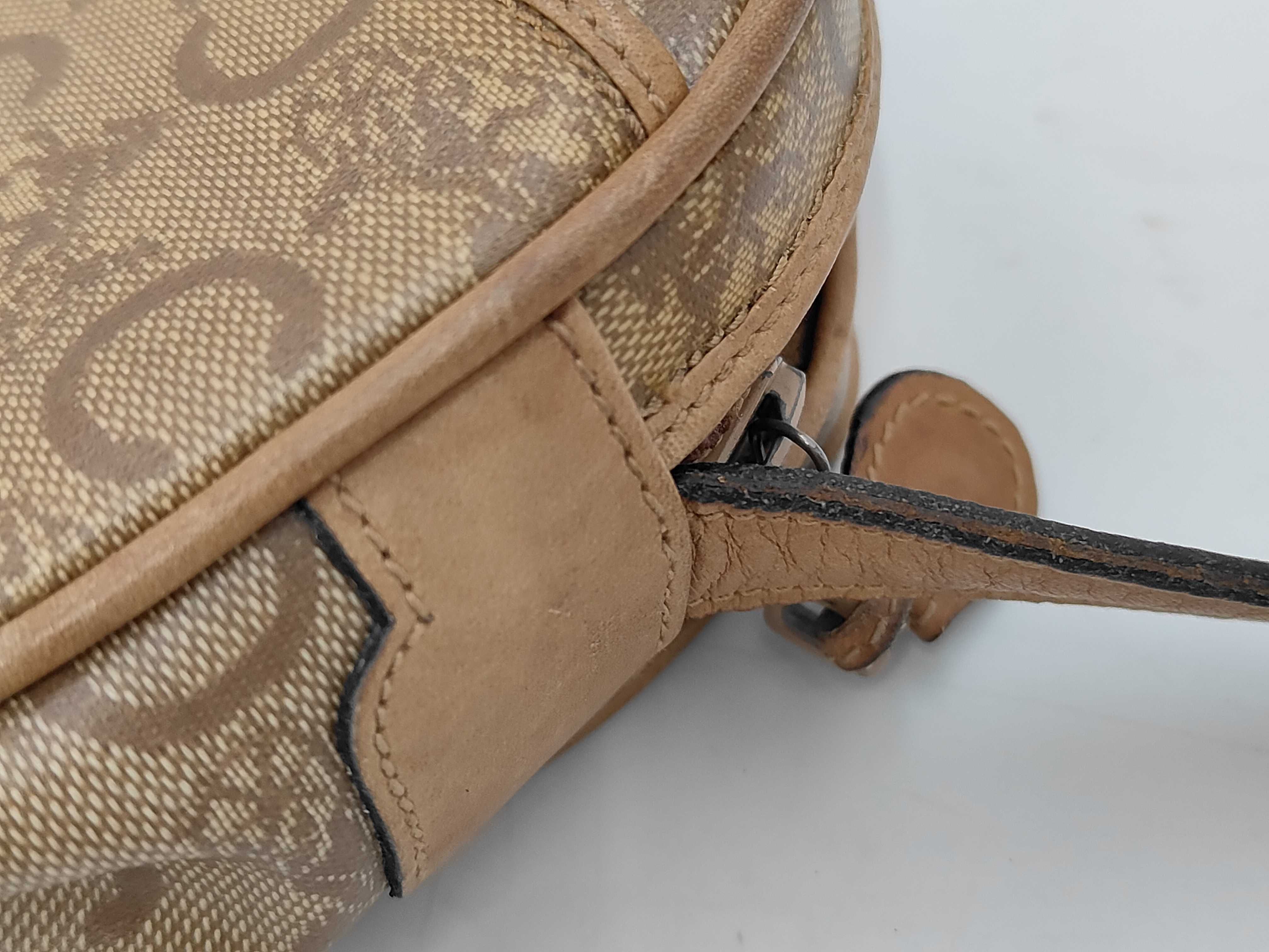 Old Shoulder Bag — view 3