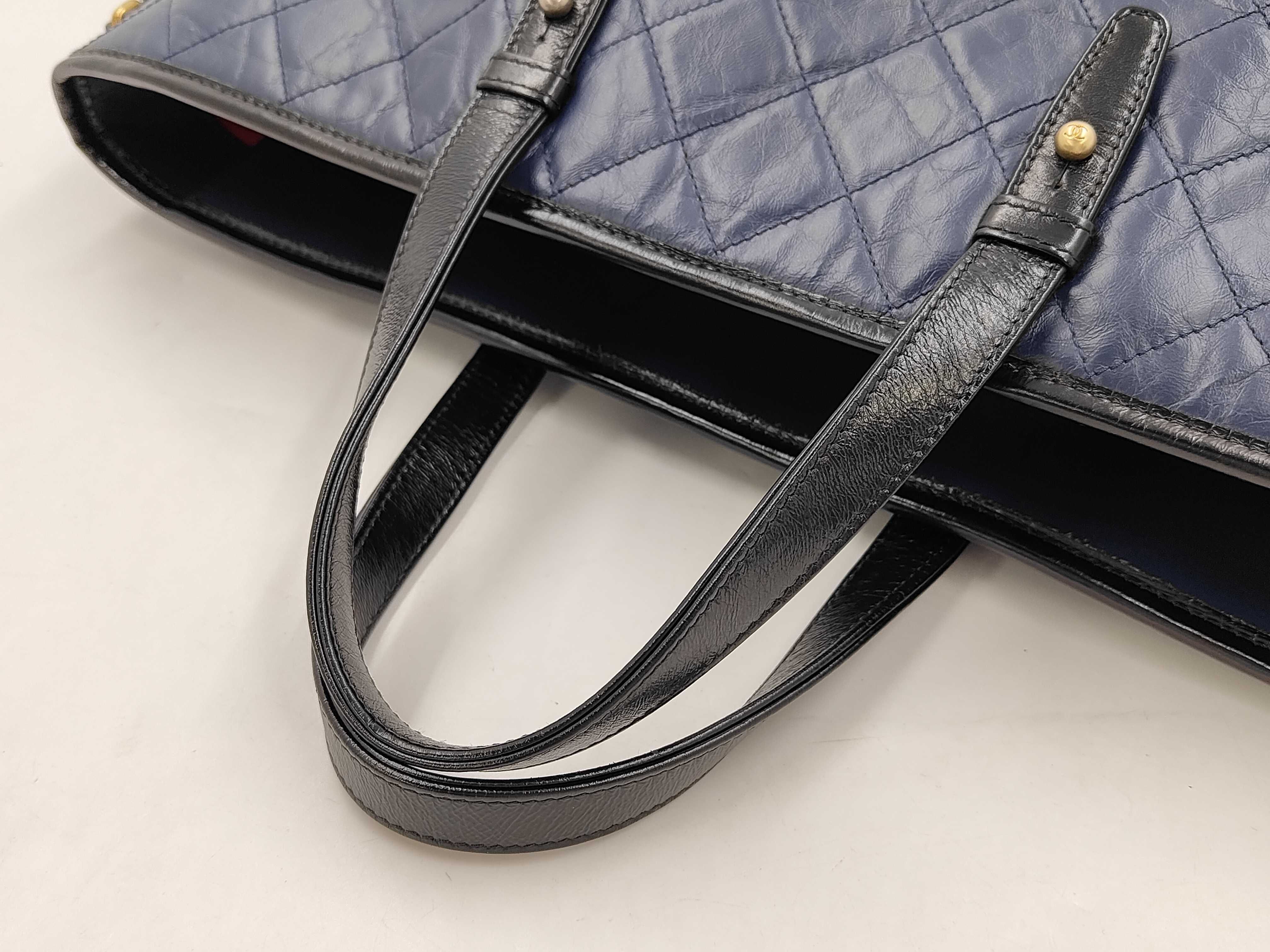 Calfskin Gabrielle de 2-Way Chain Shoulder Bag, Navy Shoulder Bag — view 3